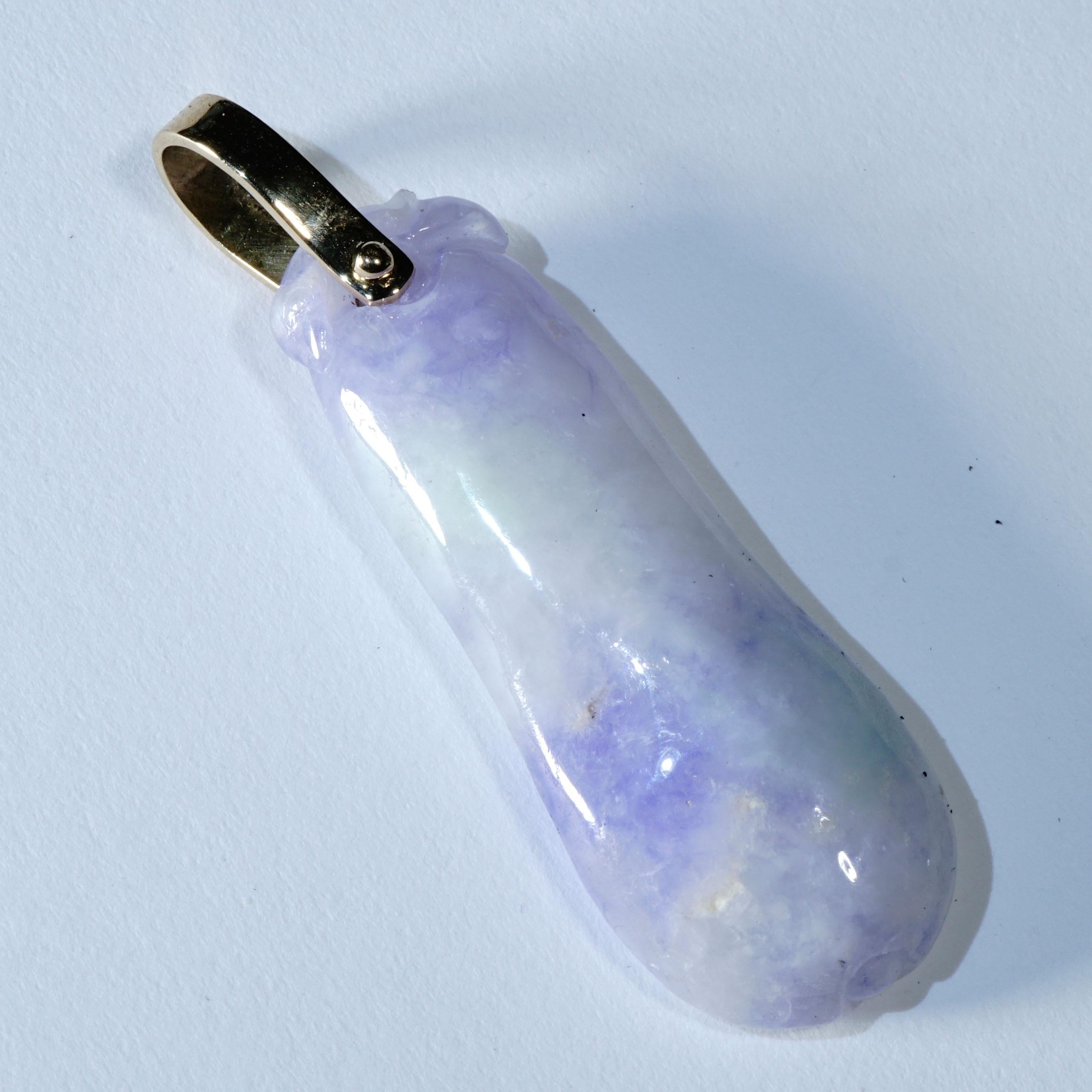 Pendentif en jade violet lavande avec taches impériales en vert pomme Unisexe en vente