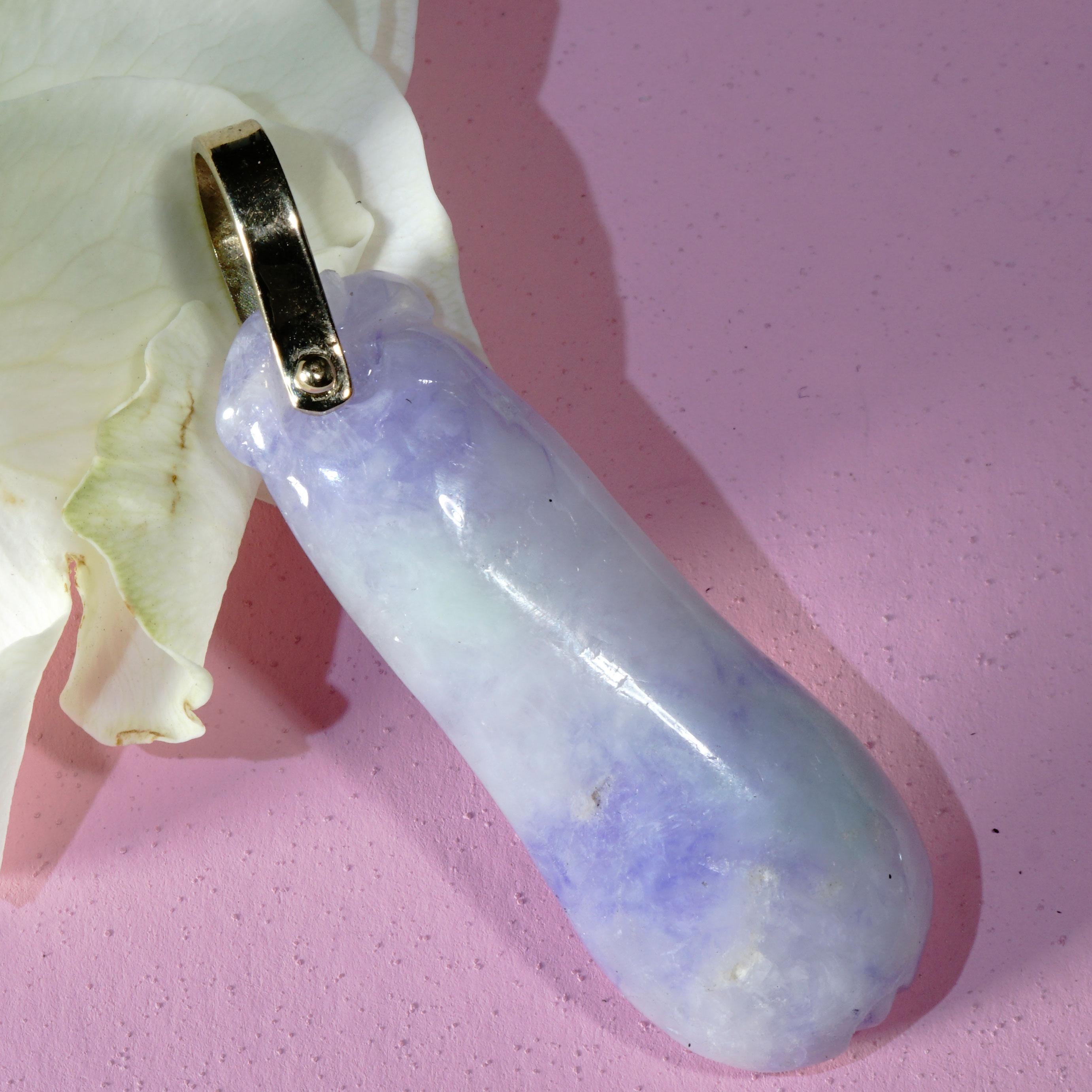 Pendentif en jade violet lavande avec taches impériales en vert pomme en vente 2