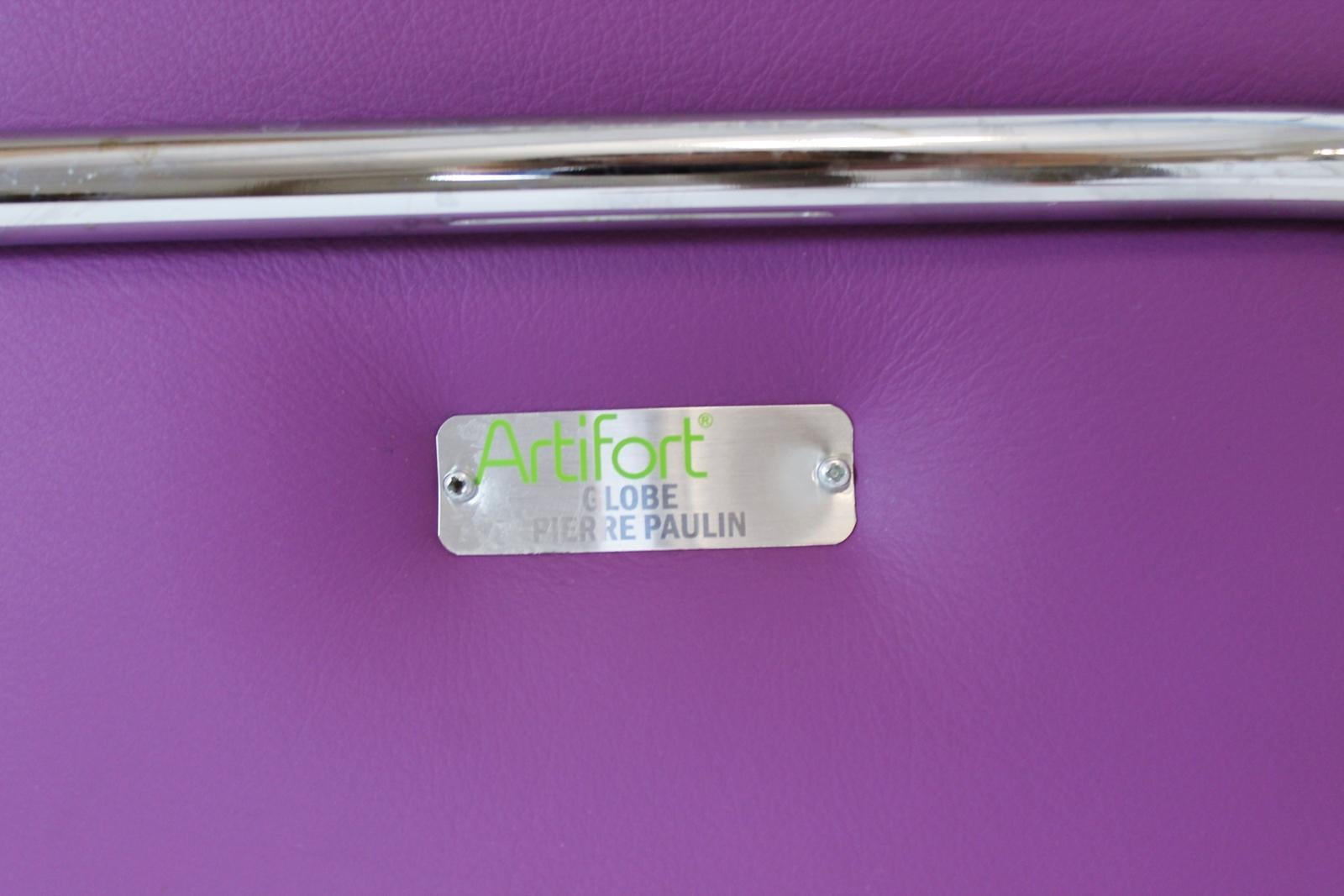 Purple Leather Globe Lounge Chair and Ottoman by Pierre Paulin for Artifort In Good Condition In Debrecen-Pallag, HU