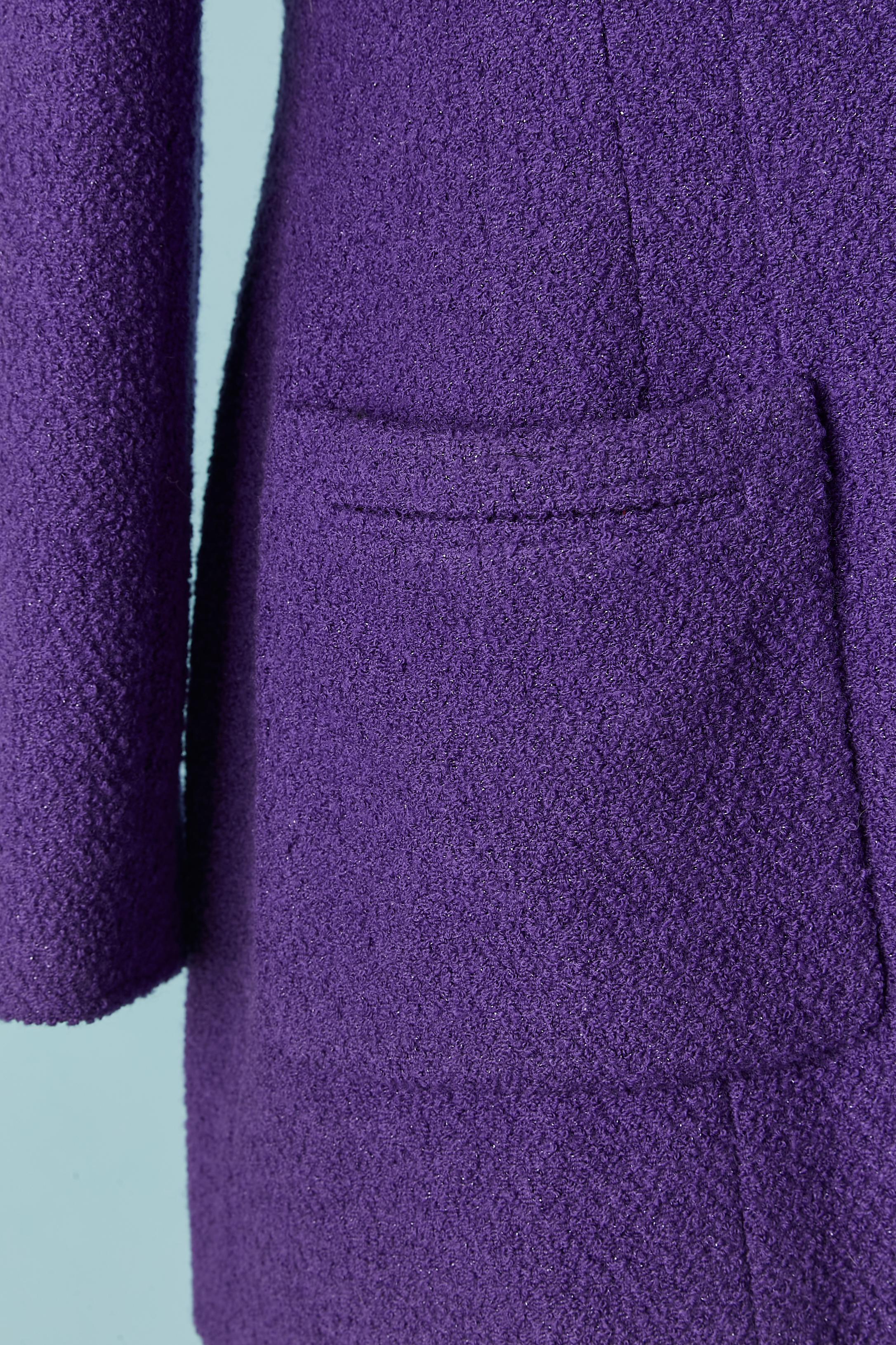Veste longue en tweed violet avec bouton de marque Chanel Boutique Excellent état - En vente à Saint-Ouen-Sur-Seine, FR