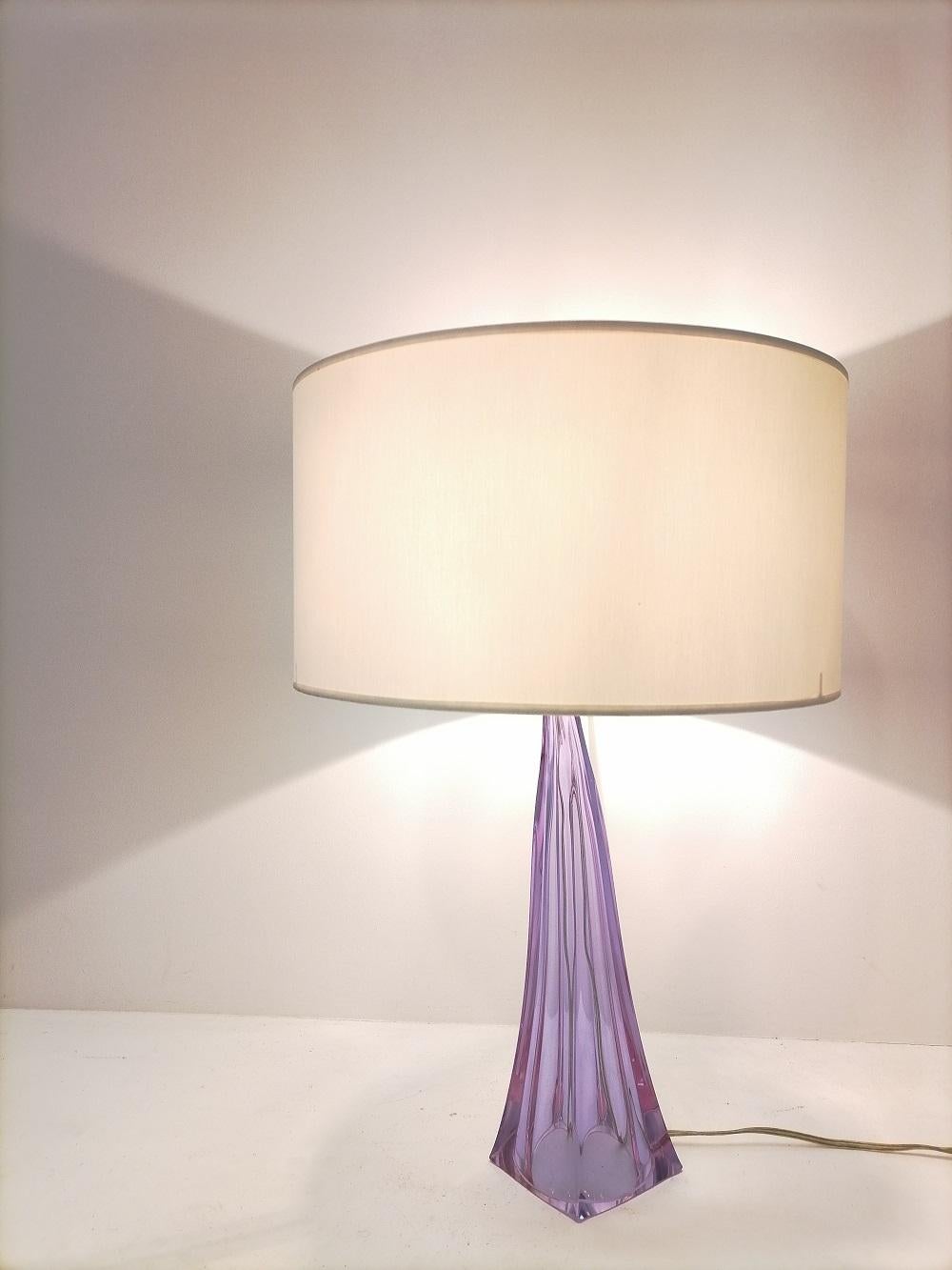 Purple Midcentury Murano Glass Table Lamp, 1970s In Good Condition For Sale In Toulouse, Midi-Pyrénées