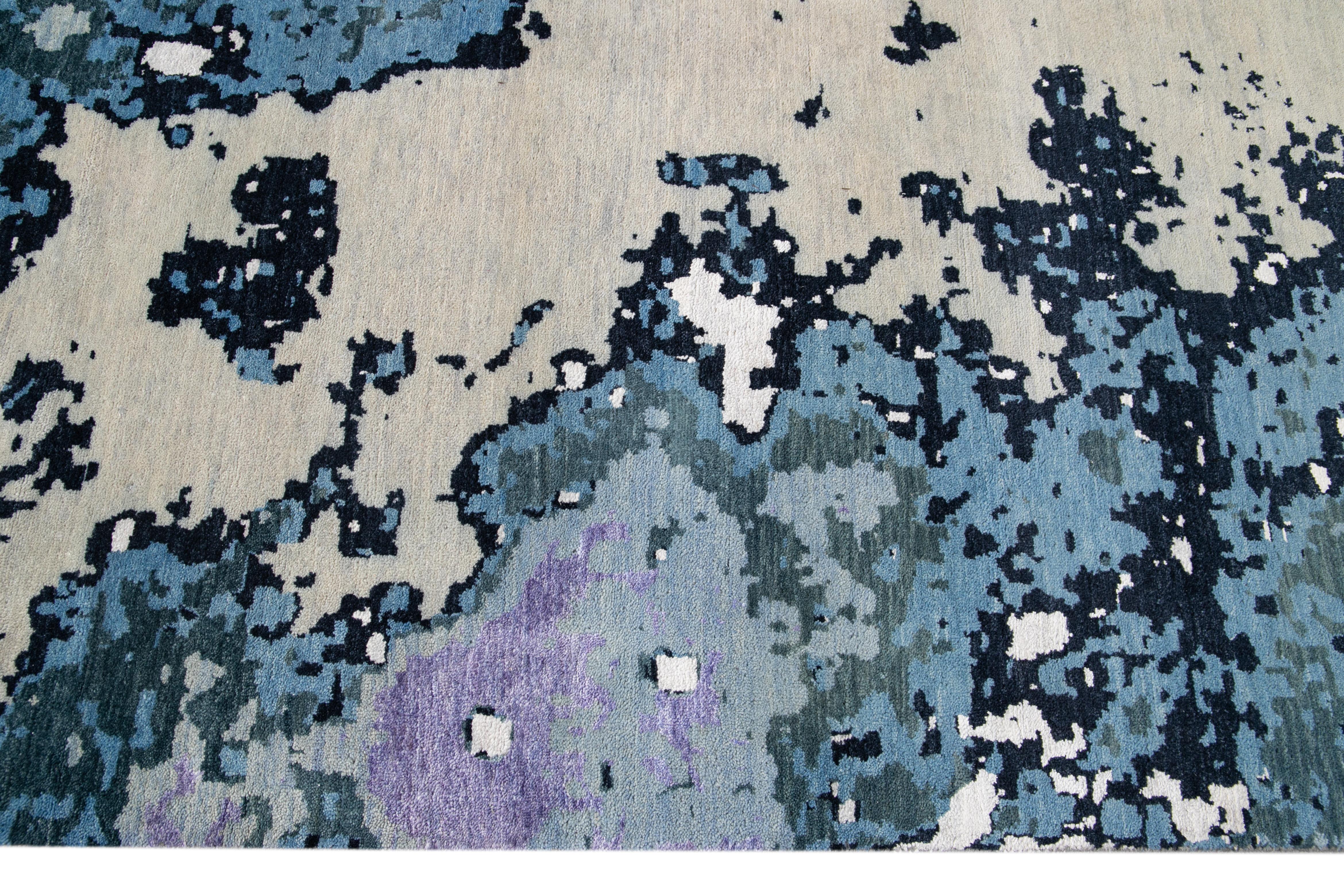 Tapis moderne abstrait violet en laine et soie en vente 1