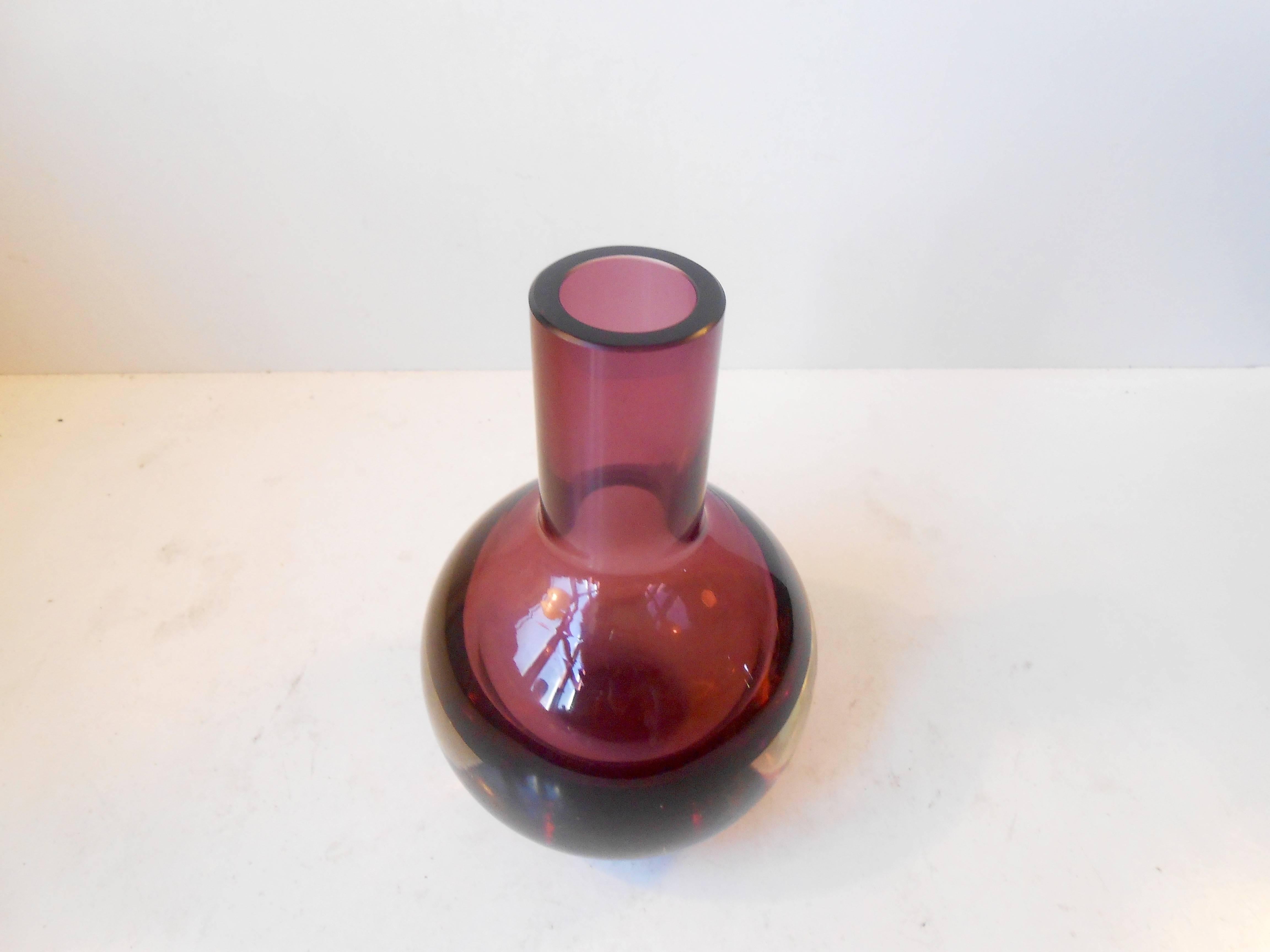 Mid-Century Modern Purple Modernist Glass Vase by Nanny Still for Riihimäen Laso Oy, Finland, 1950s For Sale