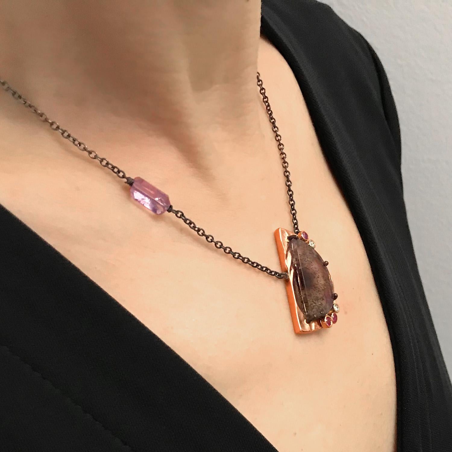 Purple Moon Pendant Featuring a Cacoxenite Amethyst Surrounded by Rose Gold (Zeitgenössisch)