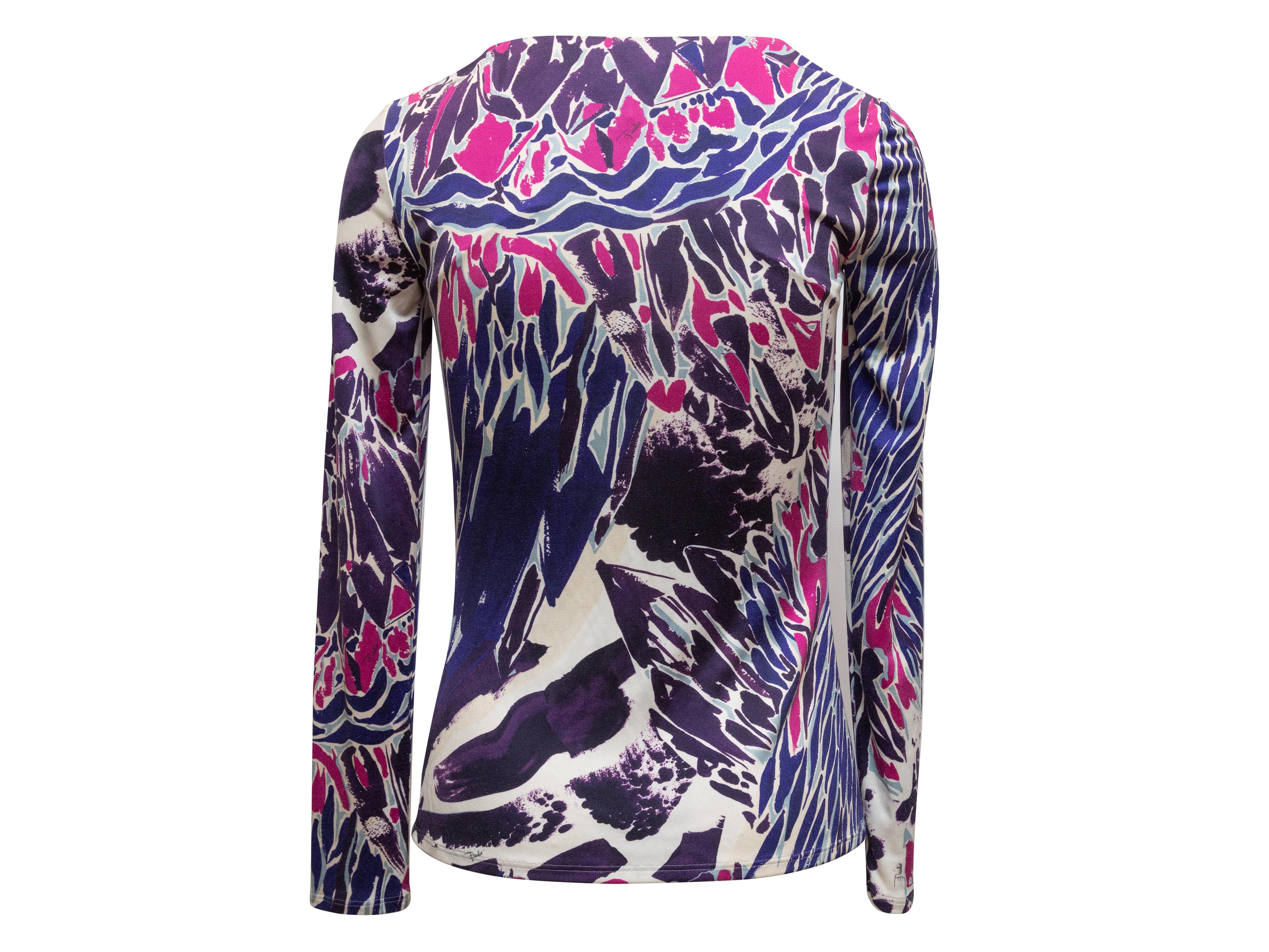 Lila und mehrfarbig abstrakt bedrucktes langärmeliges Seidentop von Emilio Pucci. Kristallverzierungen am Kuttenausschnitt. 32