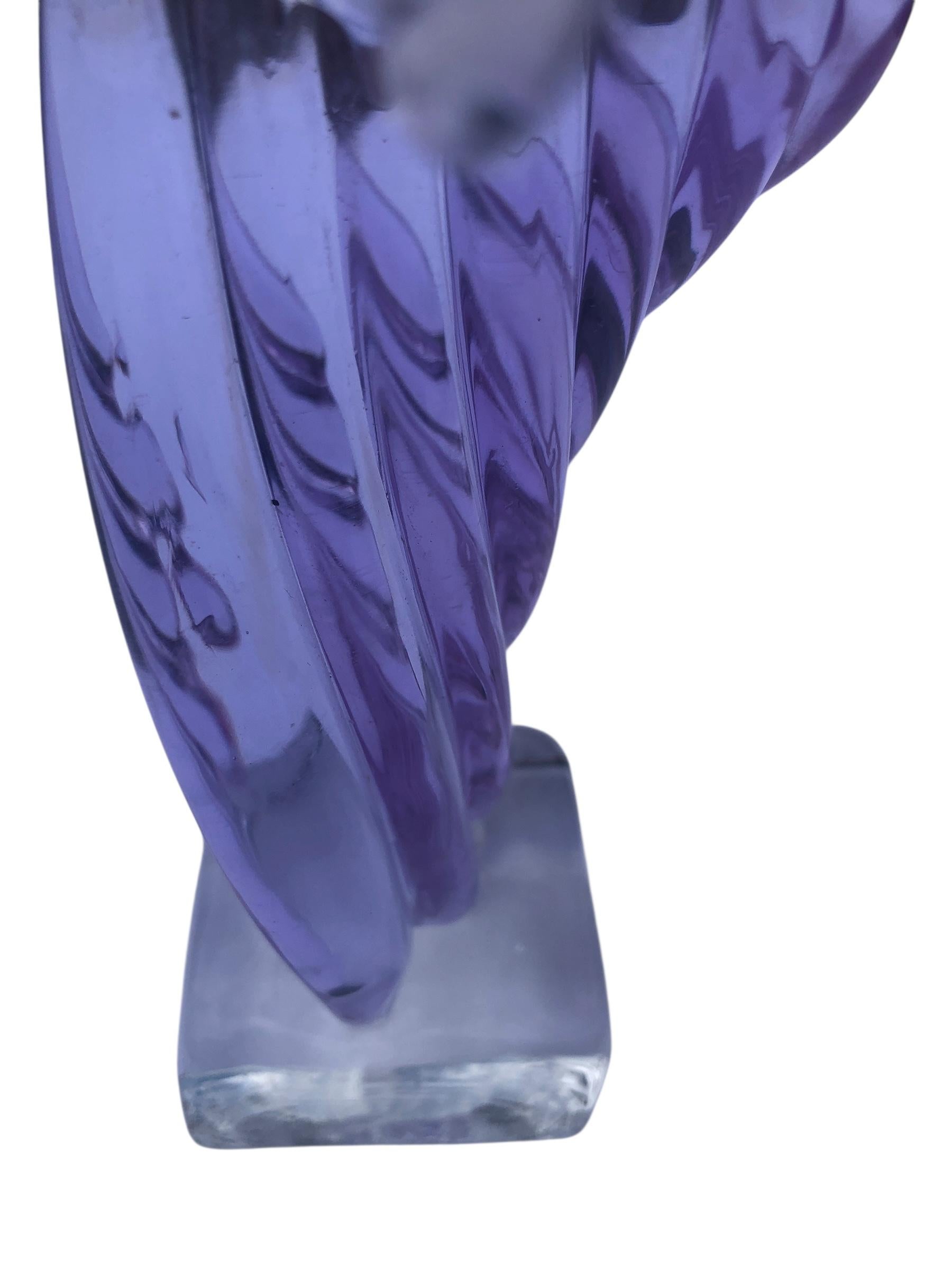 Vetro di Murano Scultura portacandele in vetro artistico italiano Art Angels di Murano viola. in vendita