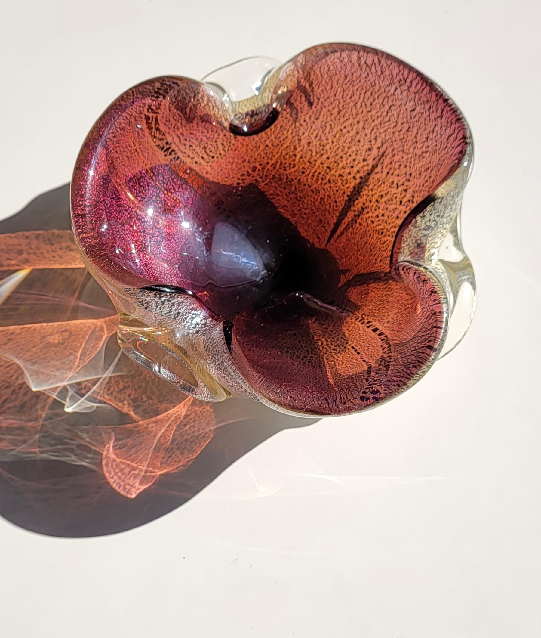 Lila Murano Kunstglas Seguso gekniffene Schale mit Silberflocken (Sonstiges) im Angebot
