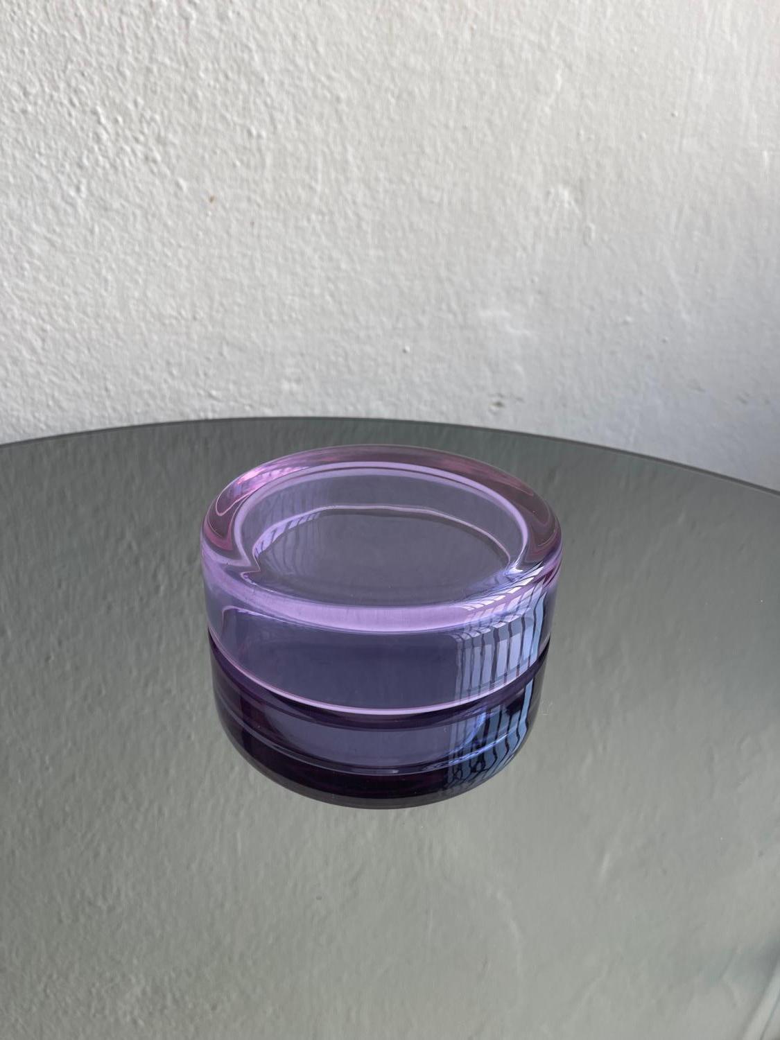 Mid-Century Modern Bol violet de Murano - verre décoratif en vente