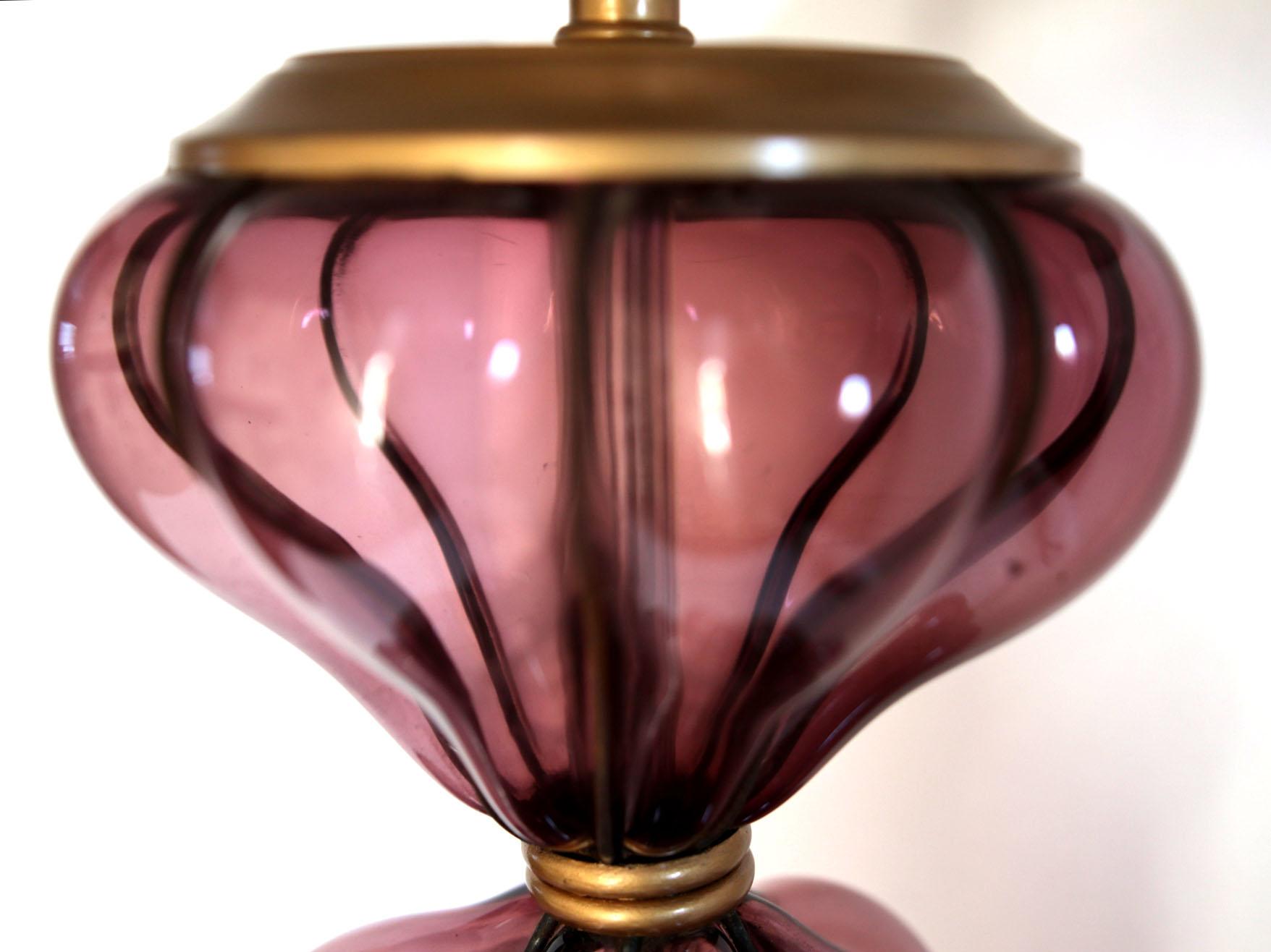 Verre Lampe de style Marbro en verre soufflé de Murano violet en vente