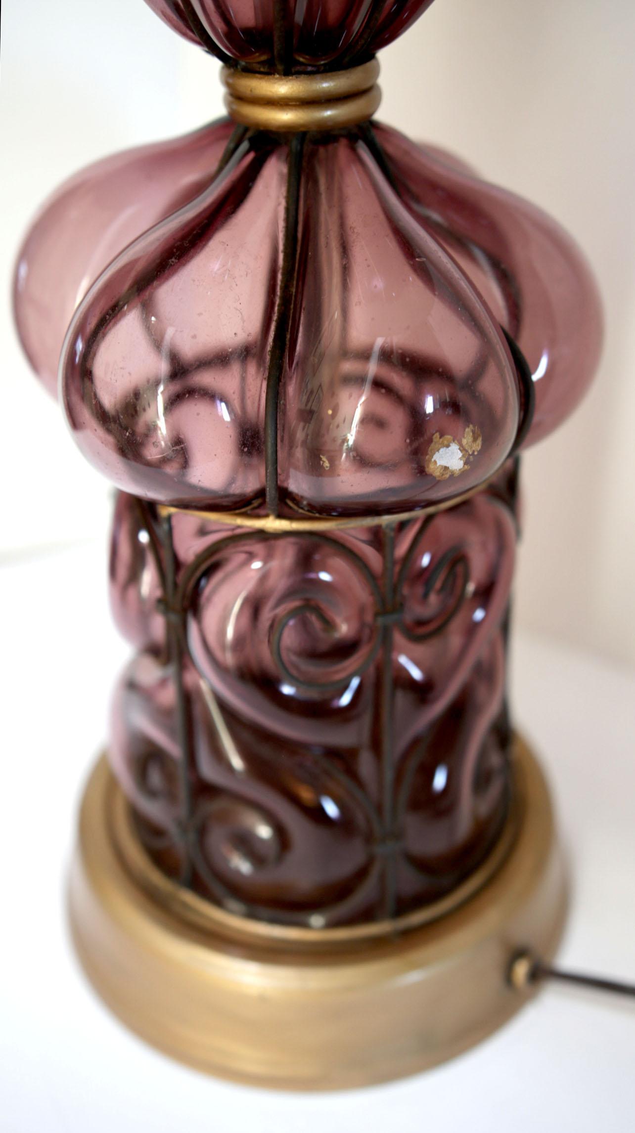 Lampe de style Marbro en verre soufflé de Murano violet en vente 1