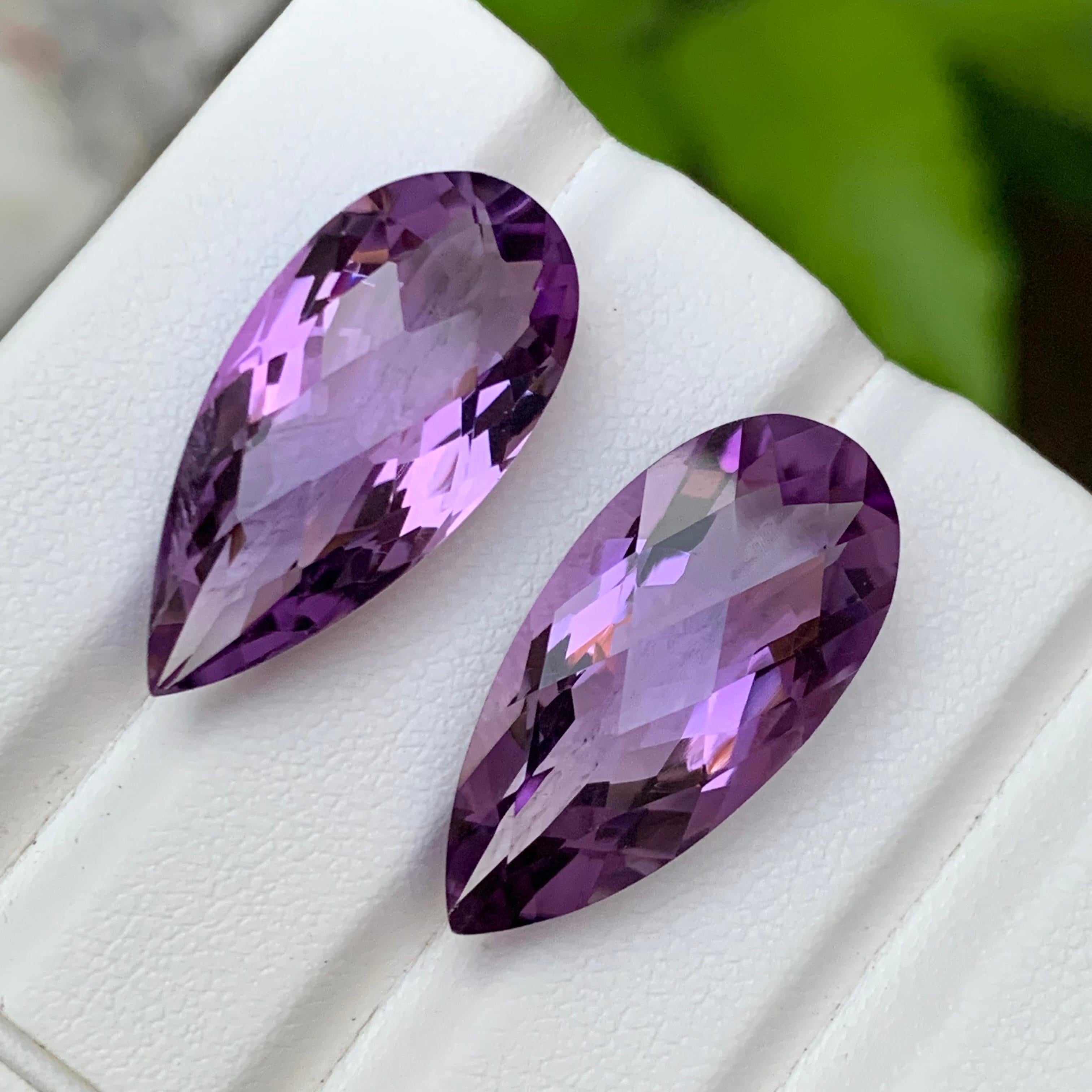 Modernista Orecchini di ametista naturale viola a coppie di pietre preziose 29,75 carati a forma di pera - gioielli in vendita