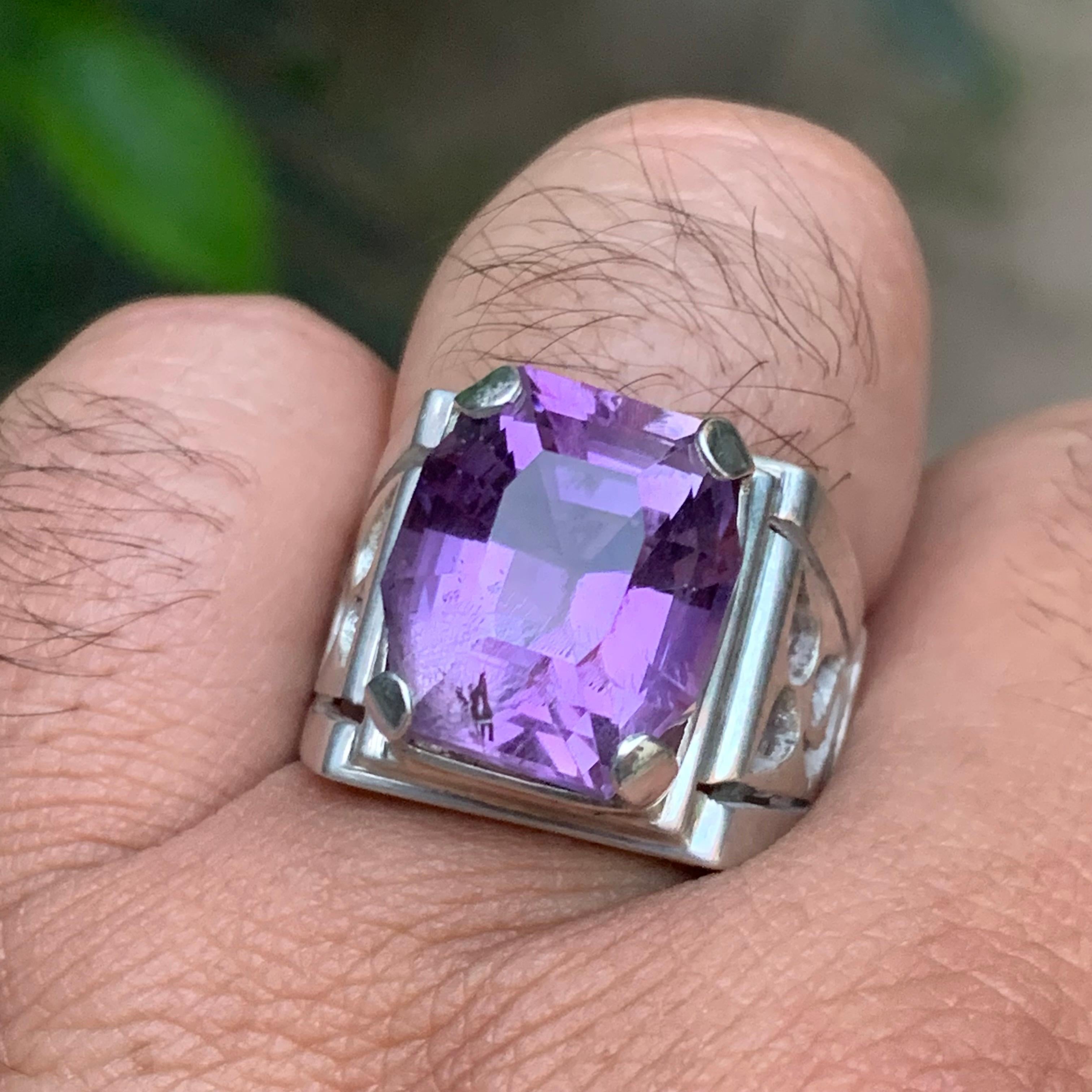 Anello con gemma ametista naturale viola in argento 925 - misura 10,5 per uomo in vendita 1