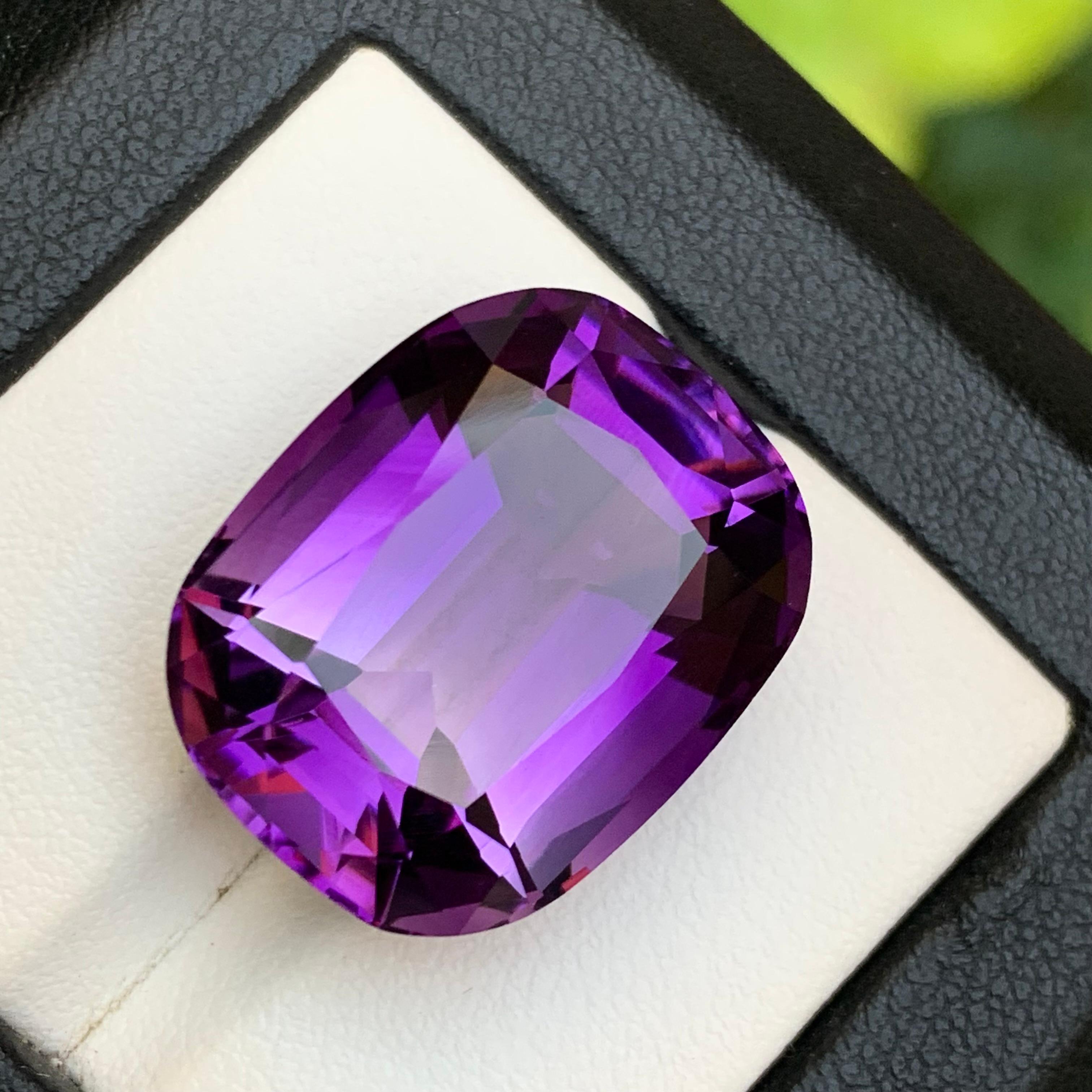Gemma sfusa di ametista Nature 27,93 carati, anello con taglio a cuscino, ciondolo-gioiello in vendita 5