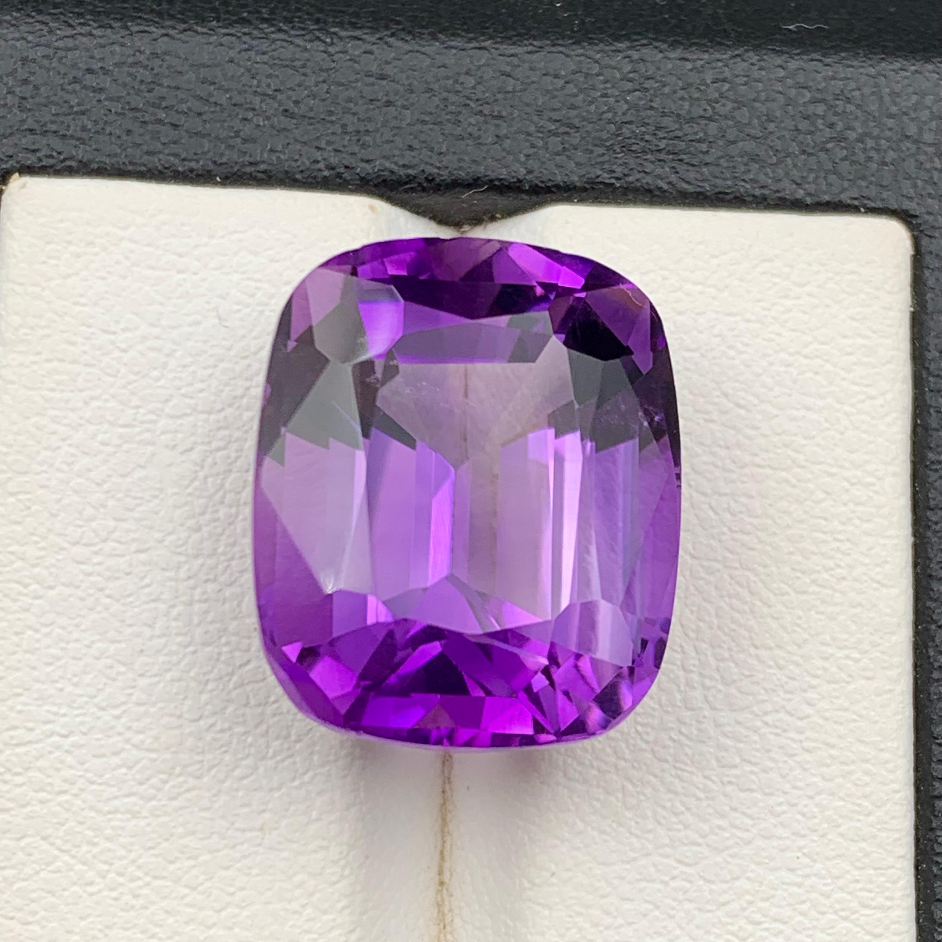 Gemma sfusa di ametista Nature 27,93 carati, anello con taglio a cuscino, ciondolo-gioiello in vendita 6
