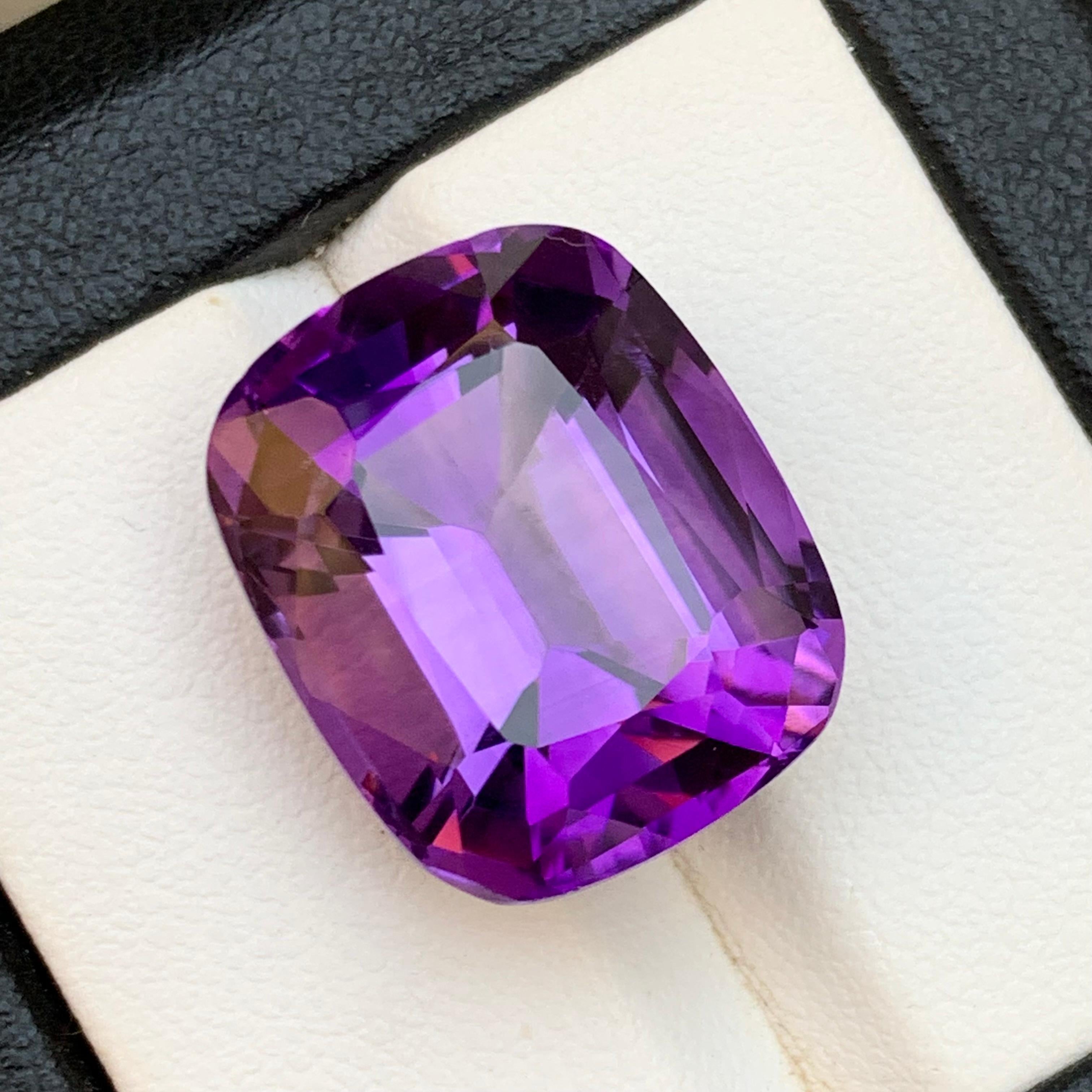 Ametista naturale viola sfusa per anello, collana, ciondolo, braccialetto o qualsiasi altro gioiello con taglio a cuscino!

💎 TIPO DI GEMMA: Ametista 
⚖️ PESO: 27,93 Carati
🪚 FORMA E TAGLIO: Taglio a cuscino
📏 DIMENSIONE (MM): 21,66 x 17,27 x