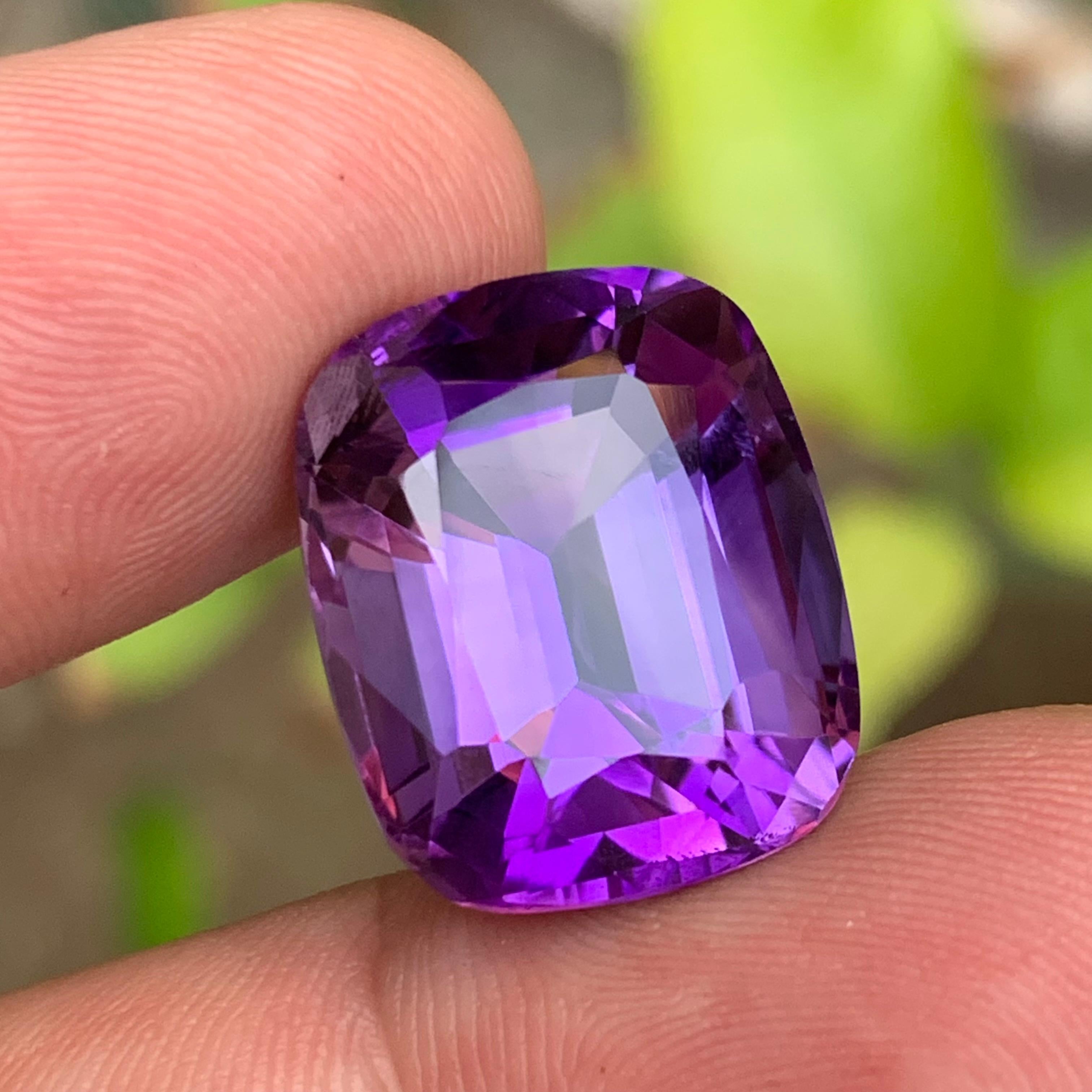 Gemma sfusa di ametista Nature 27,93 carati, anello con taglio a cuscino, ciondolo-gioiello In condizioni Nuovo in vendita a Peshawar, PK
