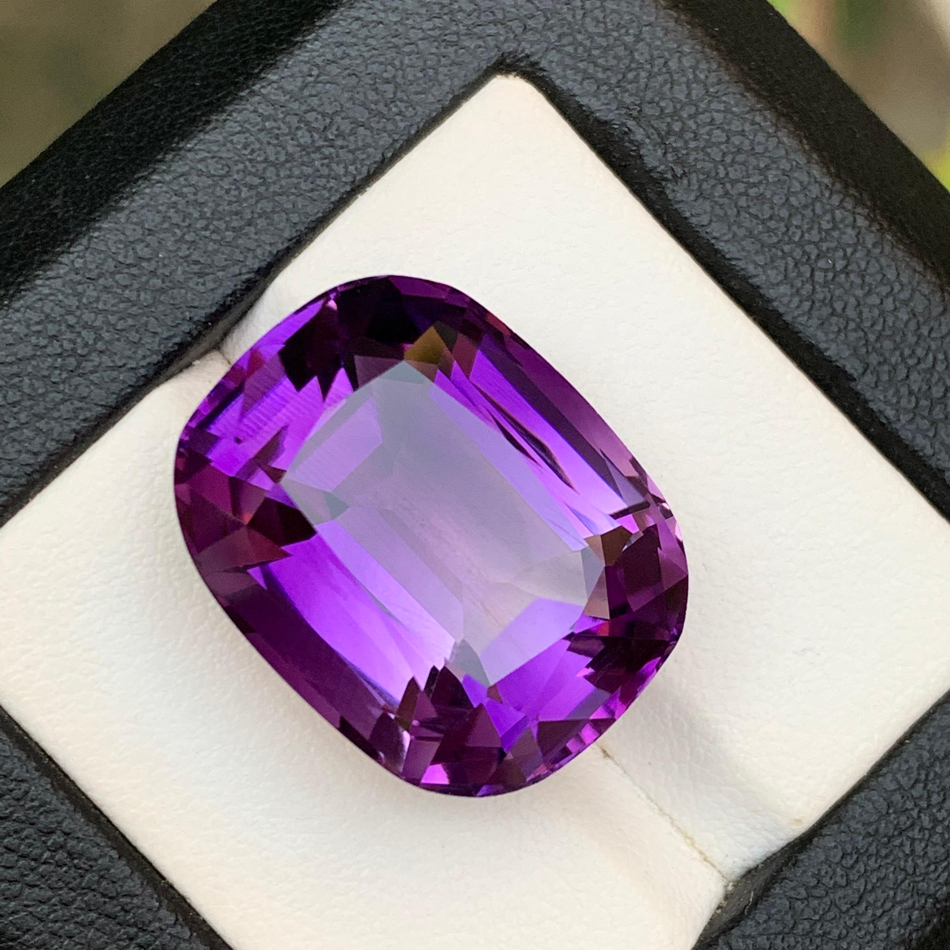 Gemma sfusa di ametista Nature 27,93 carati, anello con taglio a cuscino, ciondolo-gioiello In condizioni Nuovo in vendita a Peshawar, PK