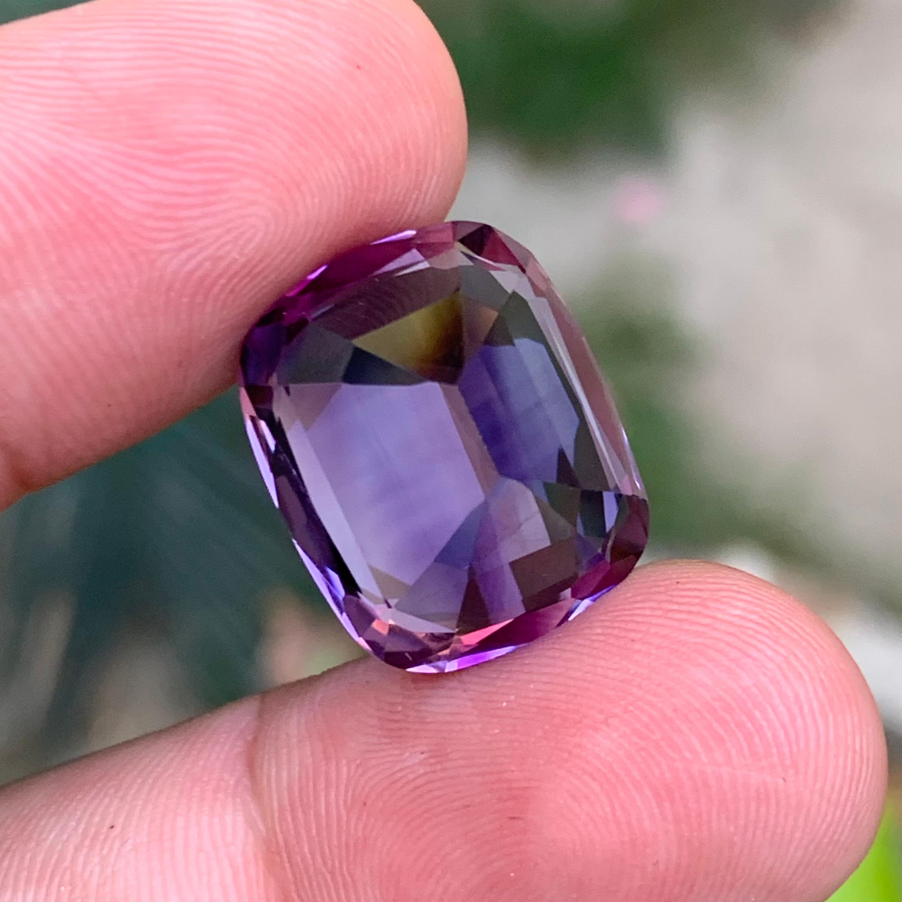da uomo o donna Gemma sfusa di ametista Nature 27,93 carati, anello con taglio a cuscino, ciondolo-gioiello in vendita