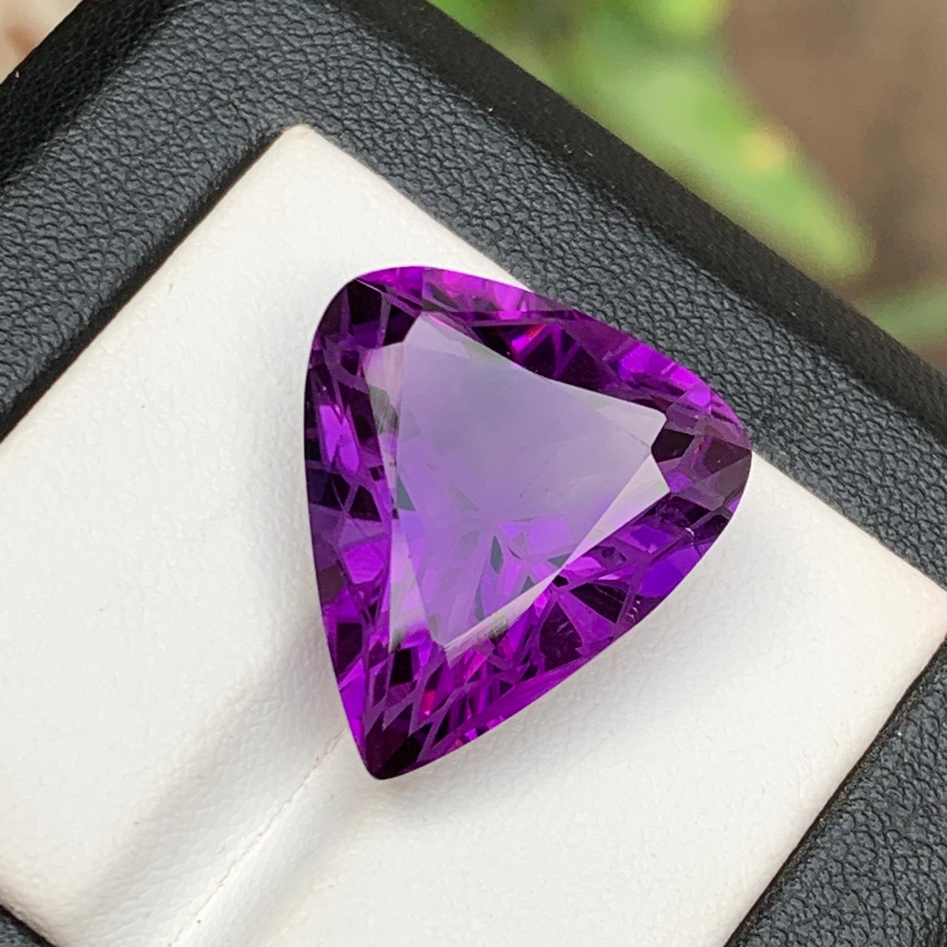 Purple Natural Amethyst Necklace Pendant Loose Gemstone 18.30 Ct Trillion Cut For Sale 5