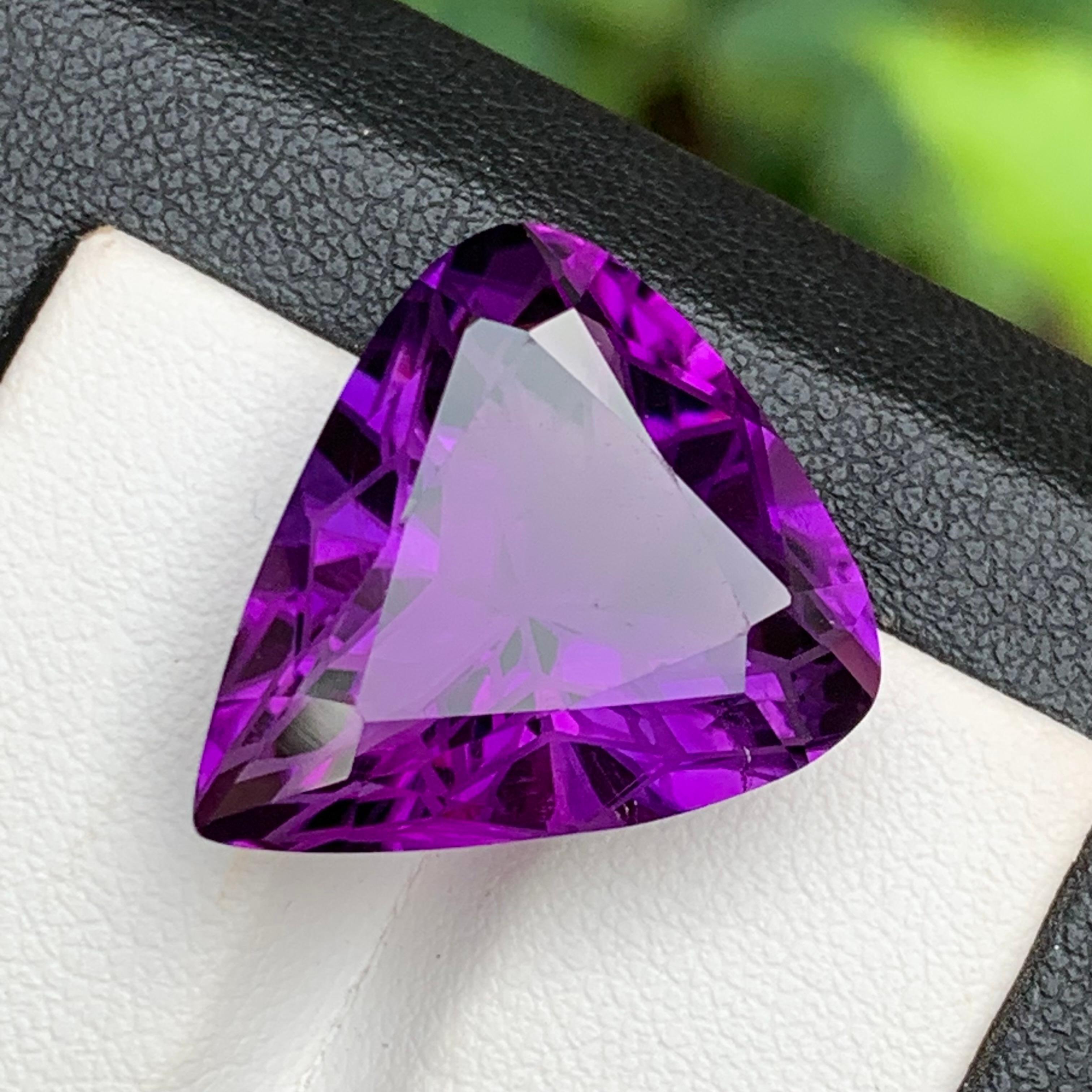 Purple Natural Amethyst Necklace Pendant Loose Gemstone 18.30 Ct Trillion Cut For Sale 8