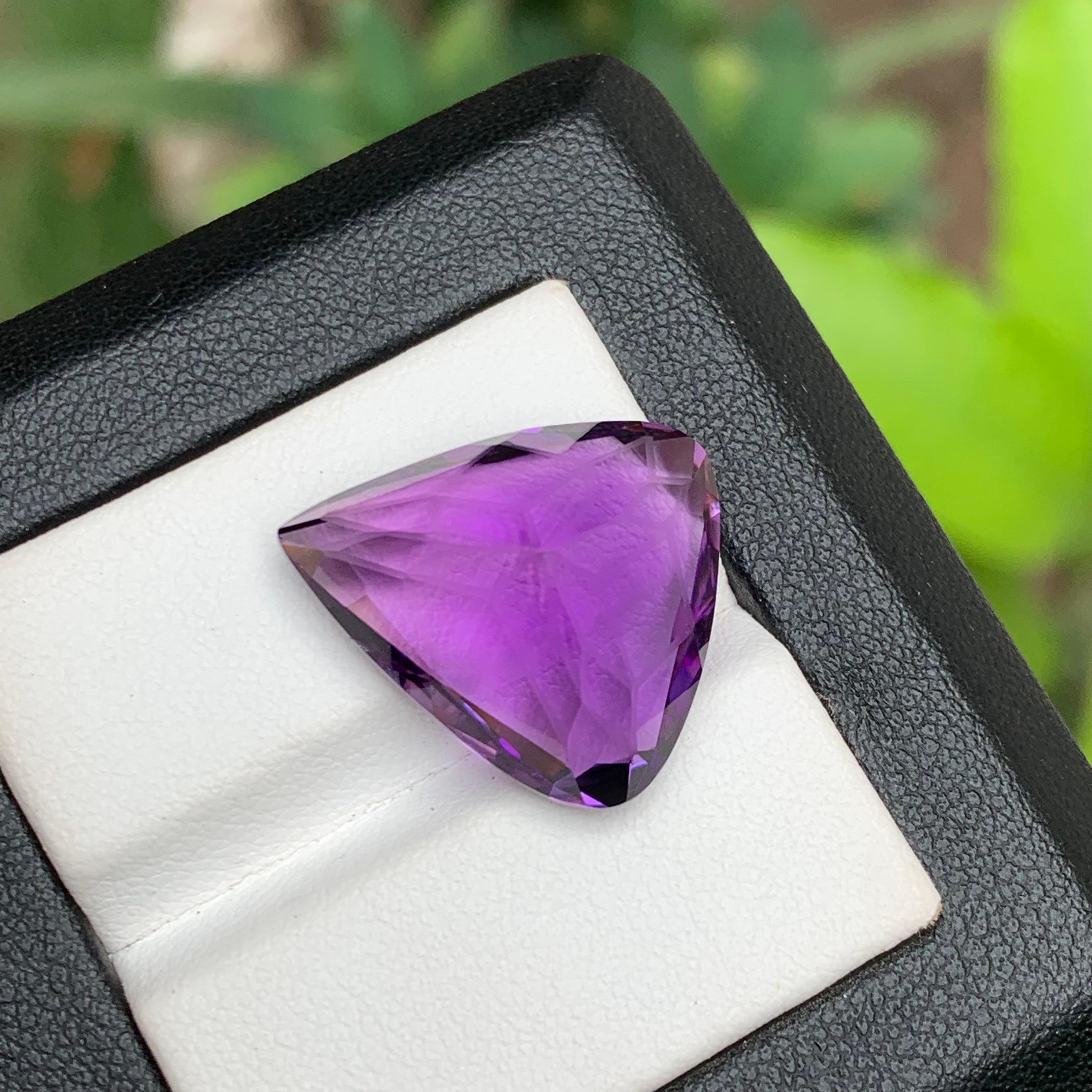 Purple Natural Amethyst Necklace Pendant Loose Gemstone 18.30 Ct Trillion Cut For Sale 2