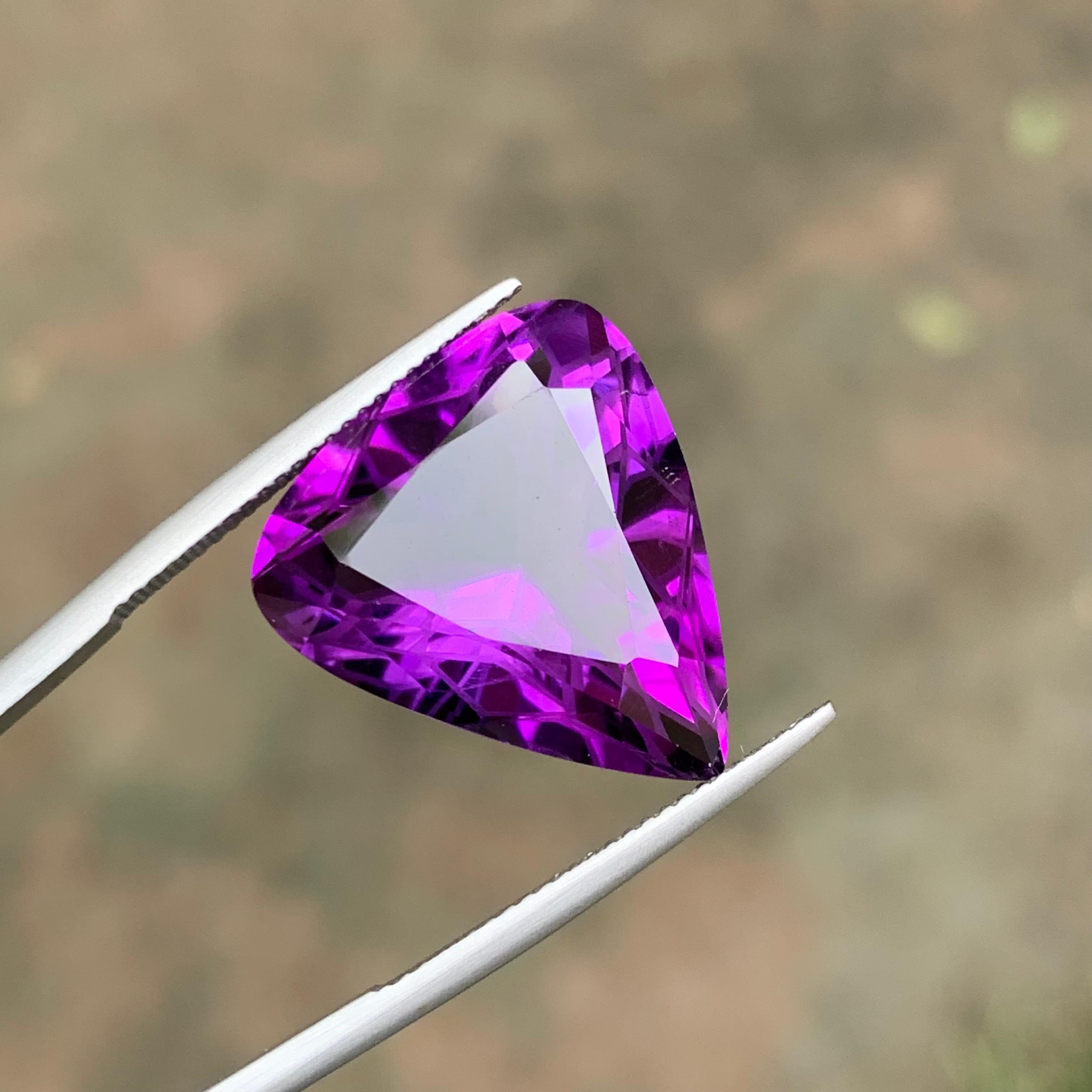 Purple Natural Amethyst Necklace Pendant Loose Gemstone 18.30 Ct Trillion Cut For Sale 4
