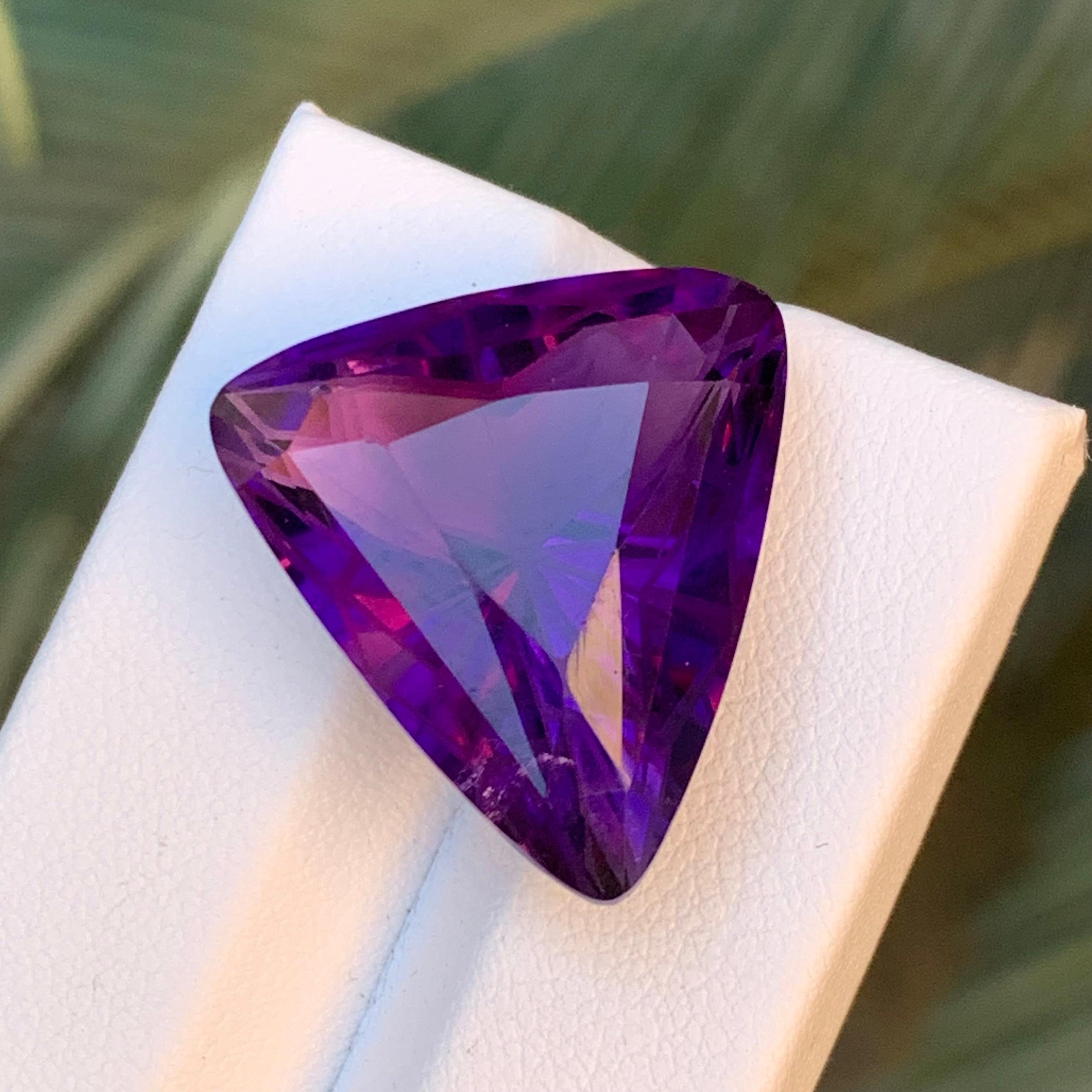 Purple Natural Amethyst Necklace Pendant Loose Gemstone 27.45 Ct Trillion Cut For Sale 6