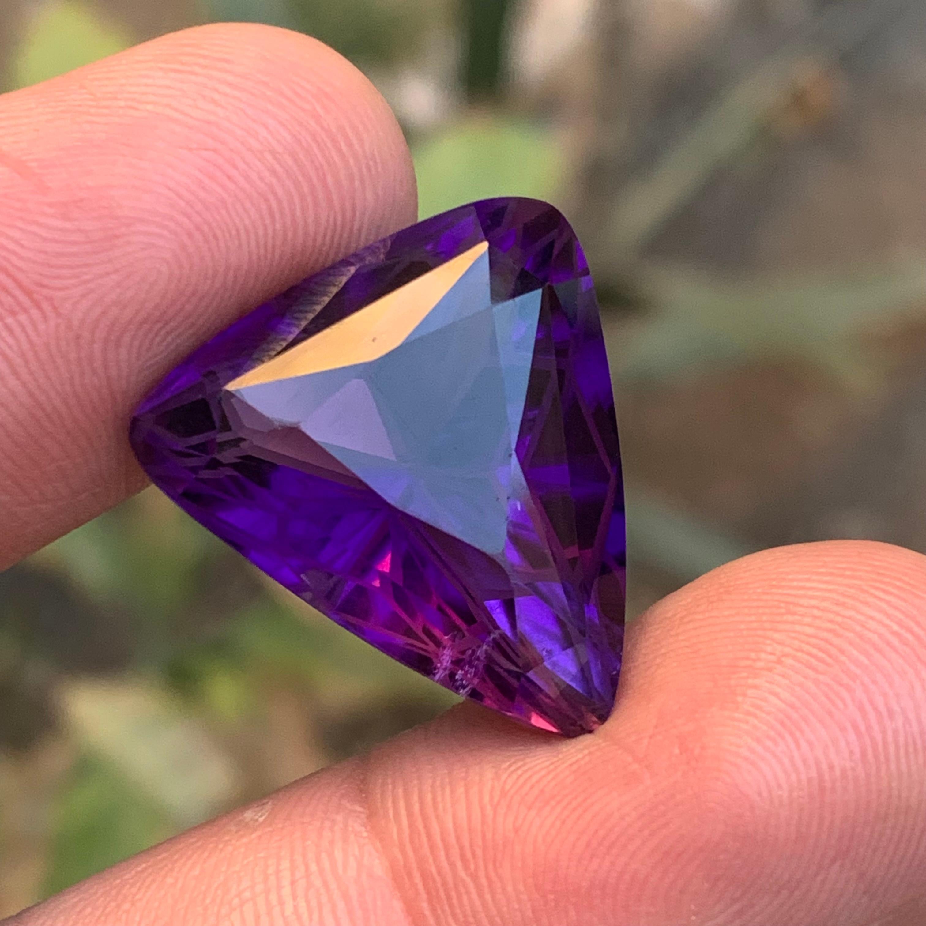 Purple Natural Amethyst Necklace Pendant Loose Gemstone 27.45 Ct Trillion Cut For Sale 7