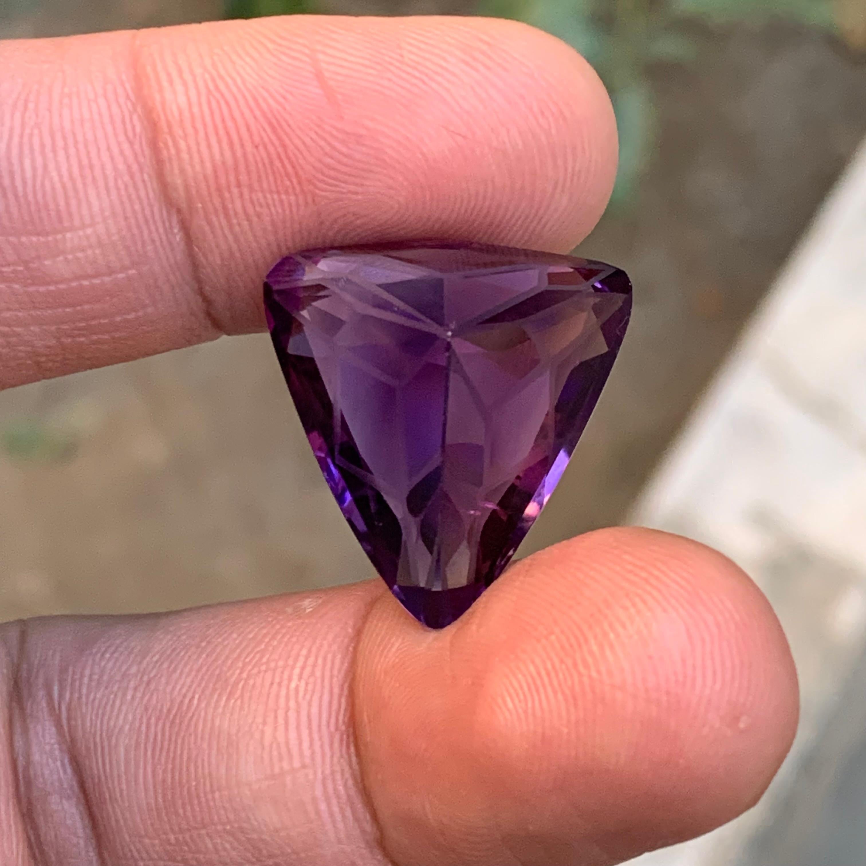 Purple Natural Amethyst Necklace Pendant Loose Gemstone 27.45 Ct Trillion Cut For Sale 1
