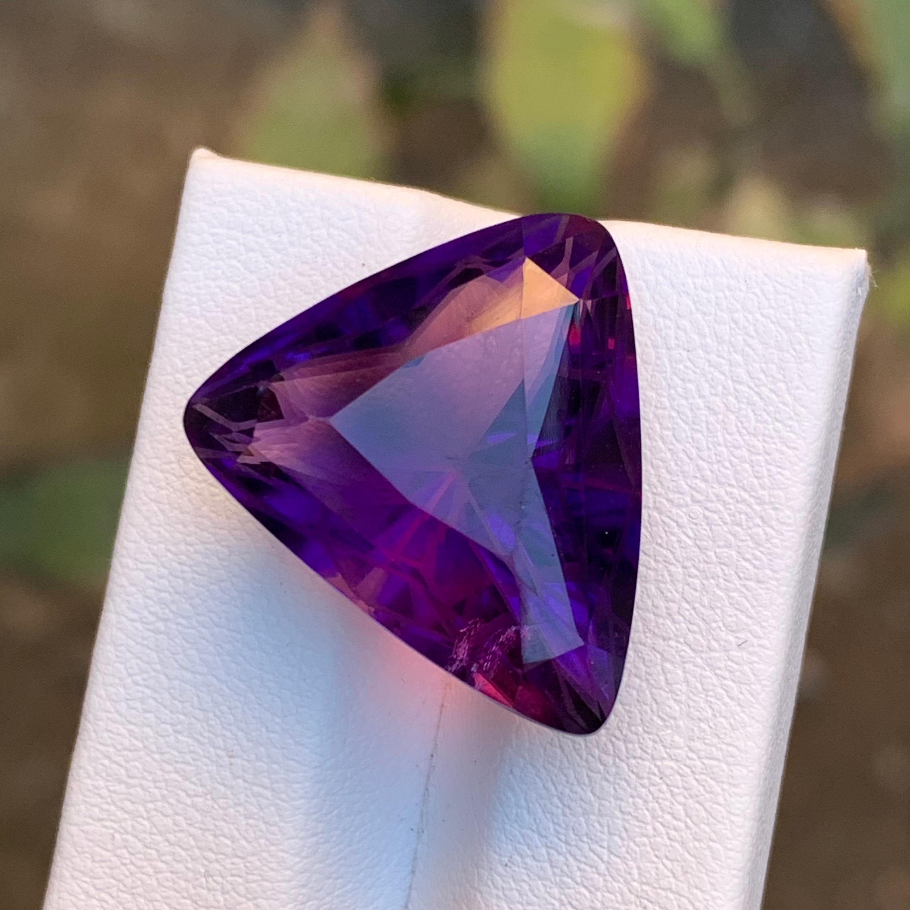 Purple Natural Amethyst Necklace Pendant Loose Gemstone 27.45 Ct Trillion Cut For Sale 2