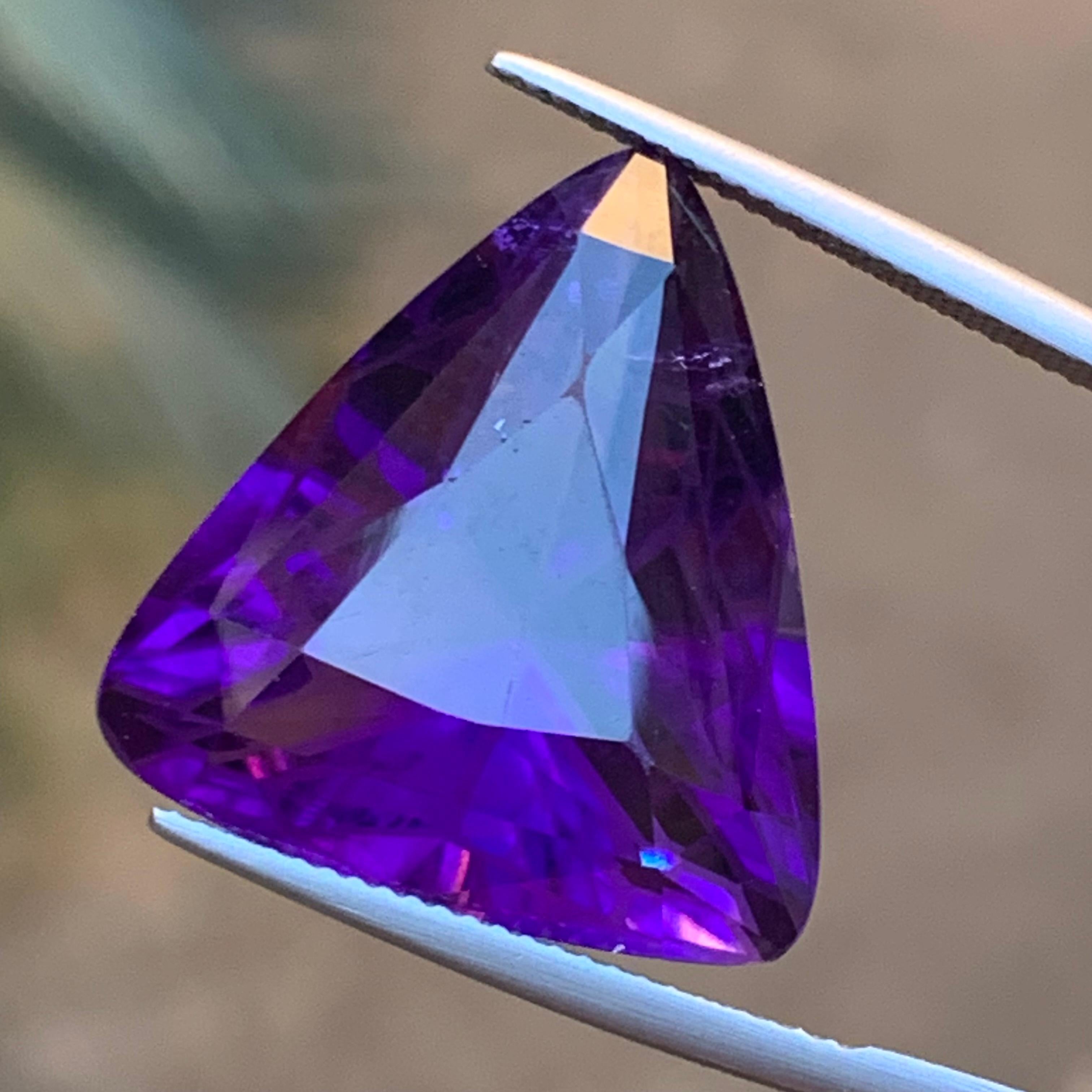 Purple Natural Amethyst Necklace Pendant Loose Gemstone 27.45 Ct Trillion Cut For Sale 3