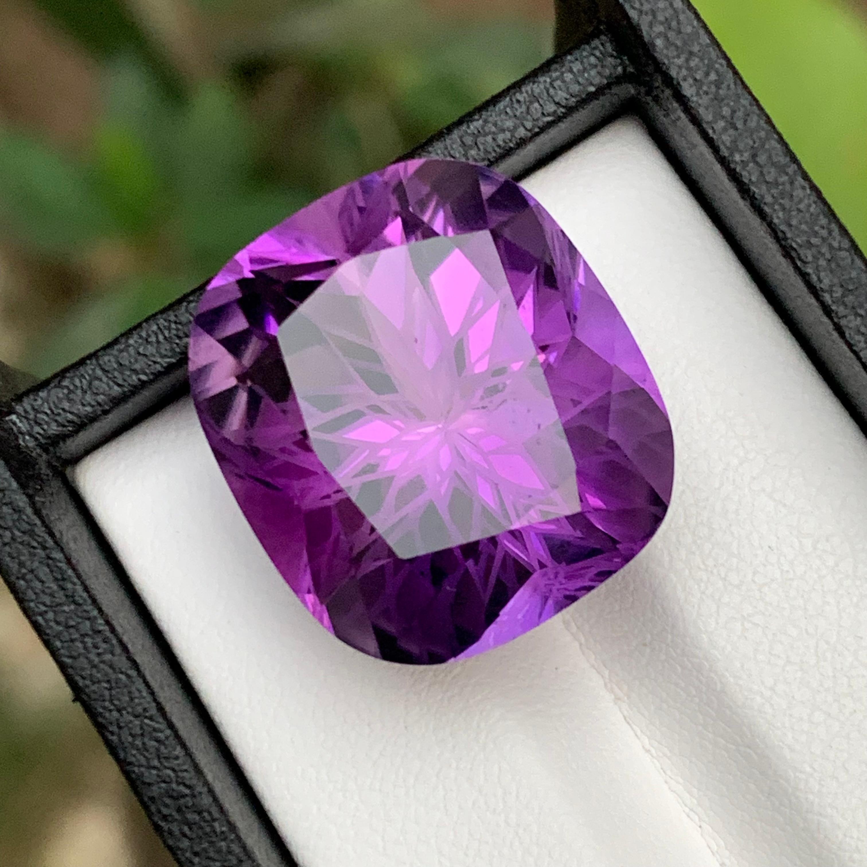 Collana di ametista naturale viola con ciondolo a forma di gemma sciolta 34.55Ct con taglio a fiore Jewell In condizioni Nuovo in vendita a Peshawar, PK