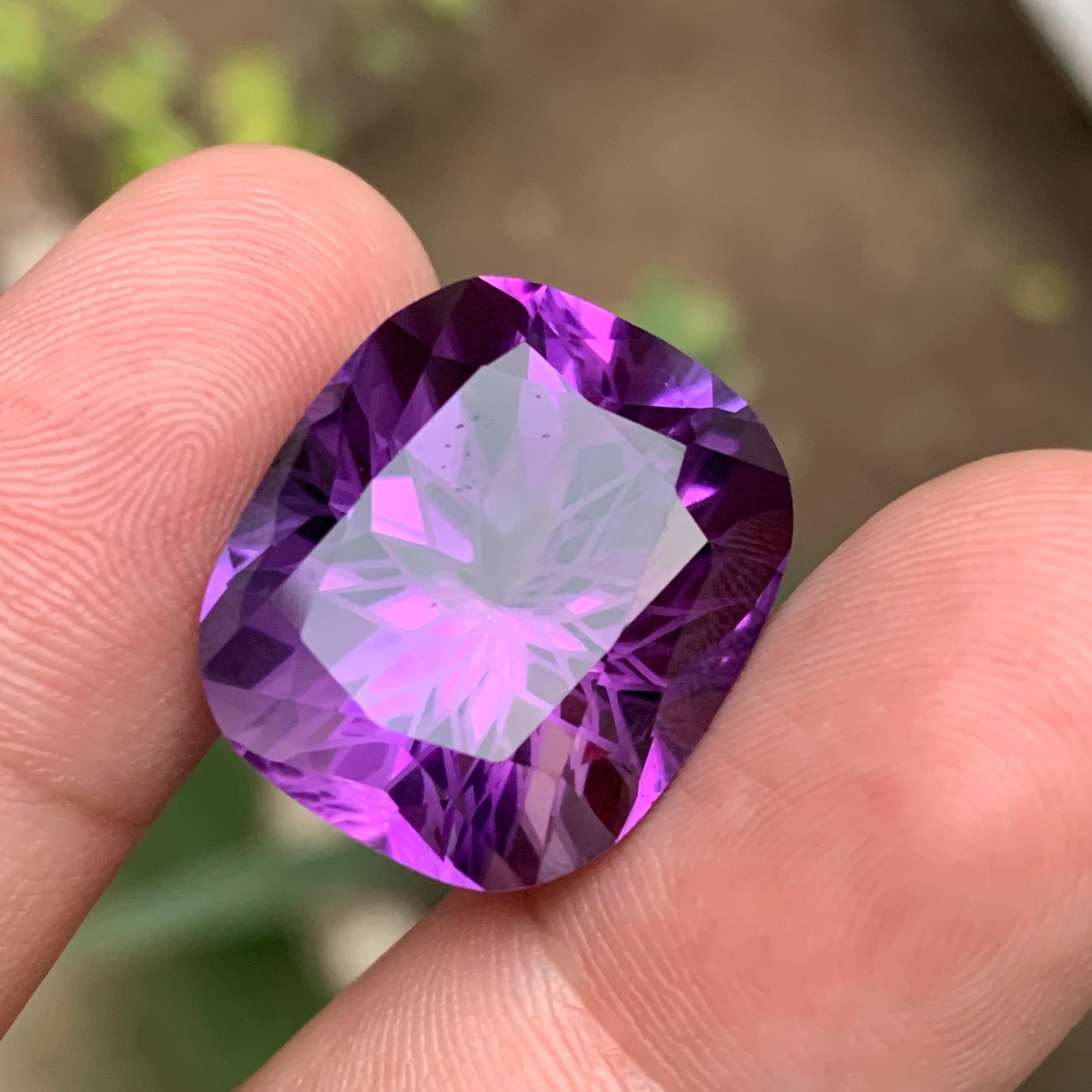 Collana di ametista naturale viola con ciondolo a forma di gemma sciolta 34.55Ct con taglio a fiore Jewell in vendita 1