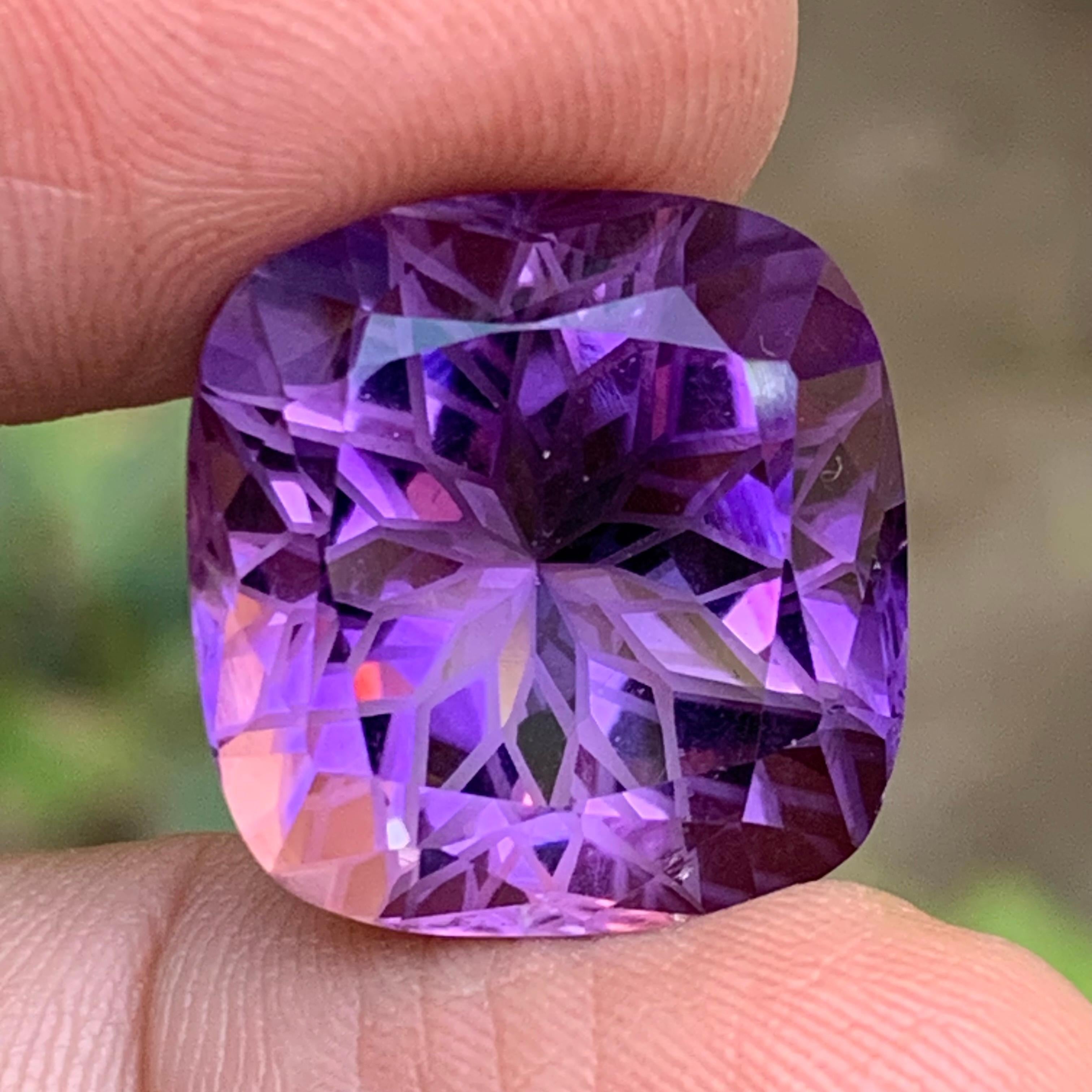 Women's or Men's Purple Natural Amethyst Pendant Gemstone 24.35 Ct Flower Cushion Cut for Jewelry For Sale
