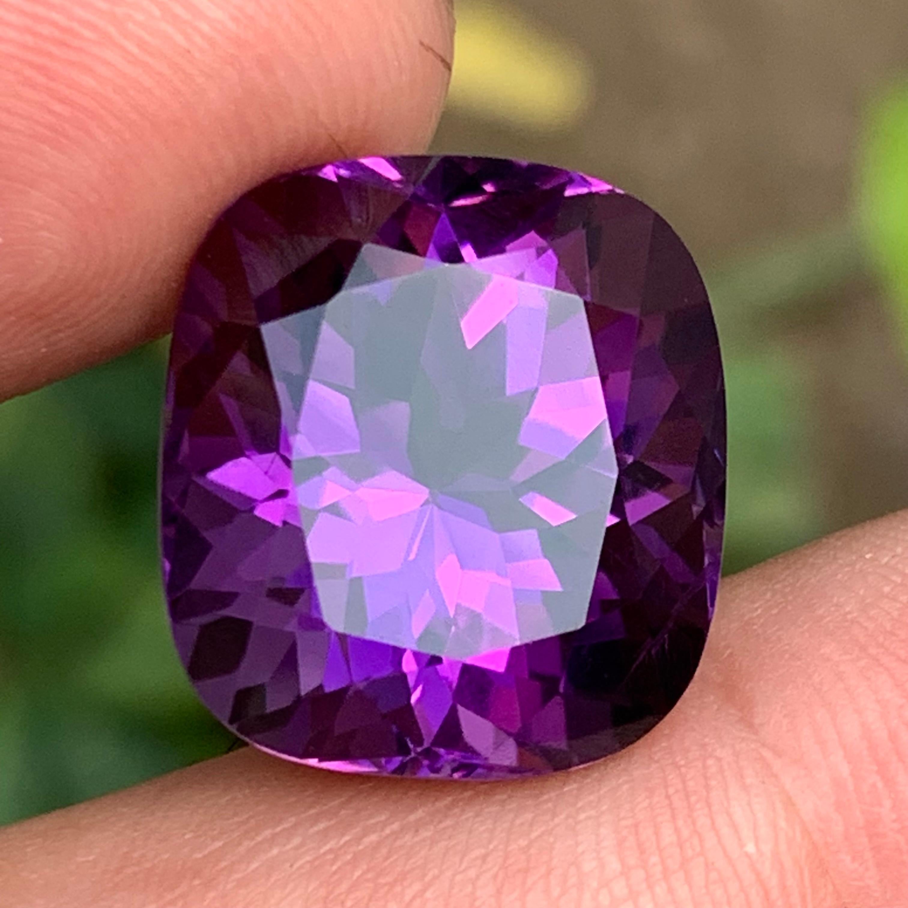 Púrpura Natural Amatista Colgante Piedra Preciosa 27,10 Ct Flor Corte Cojín para Joyería en venta 2