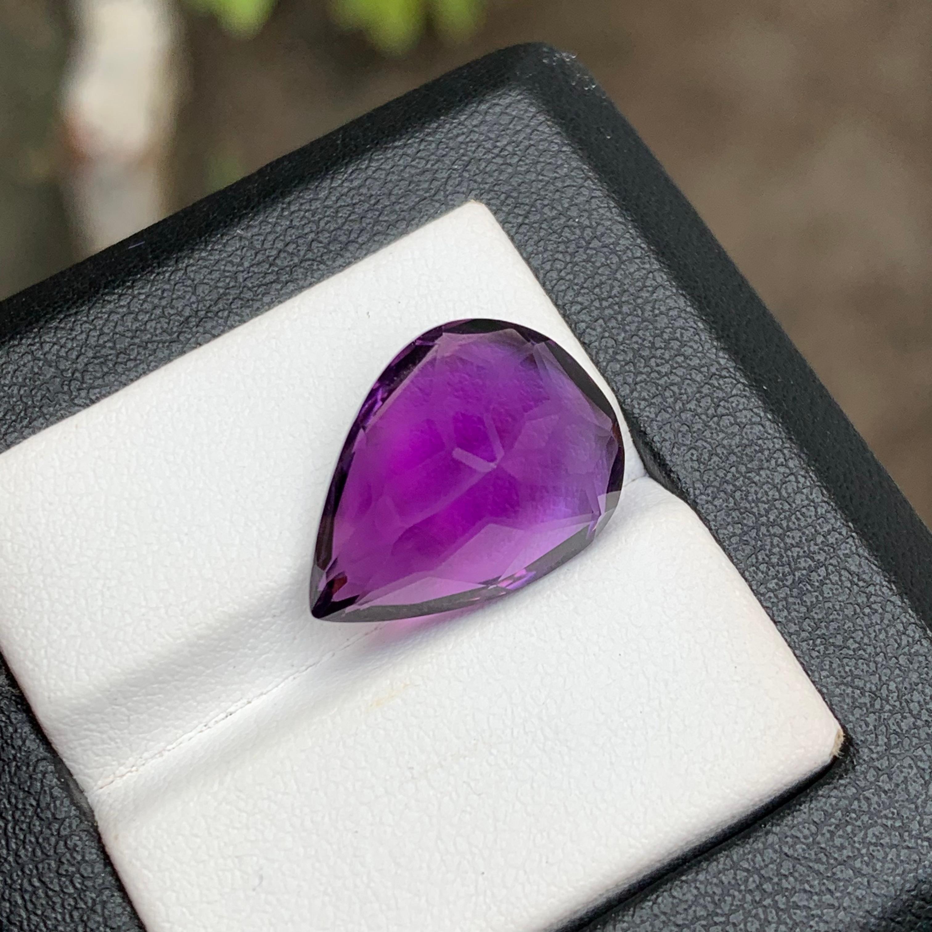 Purple Natural Amethyst Pendant Loose Gemstone 12.90 Ct Pear Flower Cut-Jewelry In New Condition For Sale In Peshawar, PK