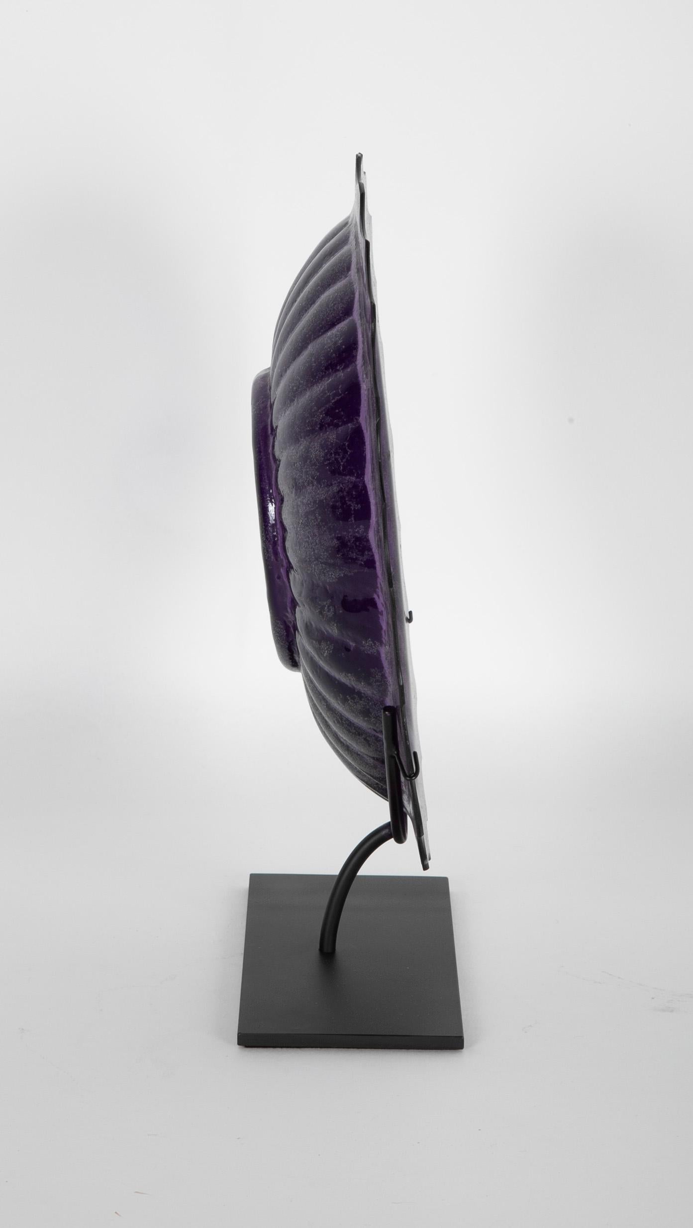 Purple Peking Glass Charger on Stand In Good Condition For Sale In Stamford, CT