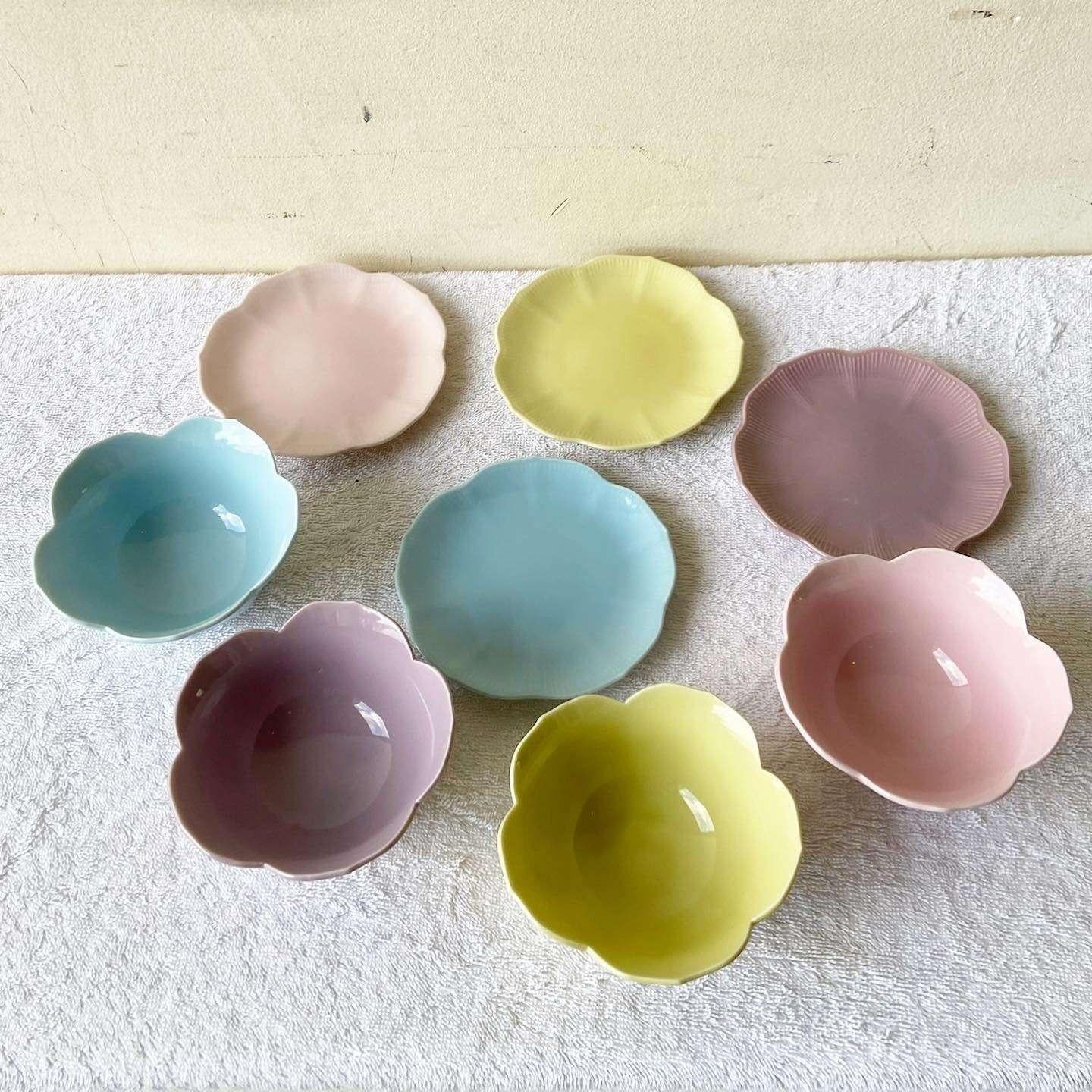 Purple, Pink, Blue and Yellow Lillian Venon Lotus Bowls and Saucers, 8 Pieces In Good Condition For Sale In Delray Beach, FL