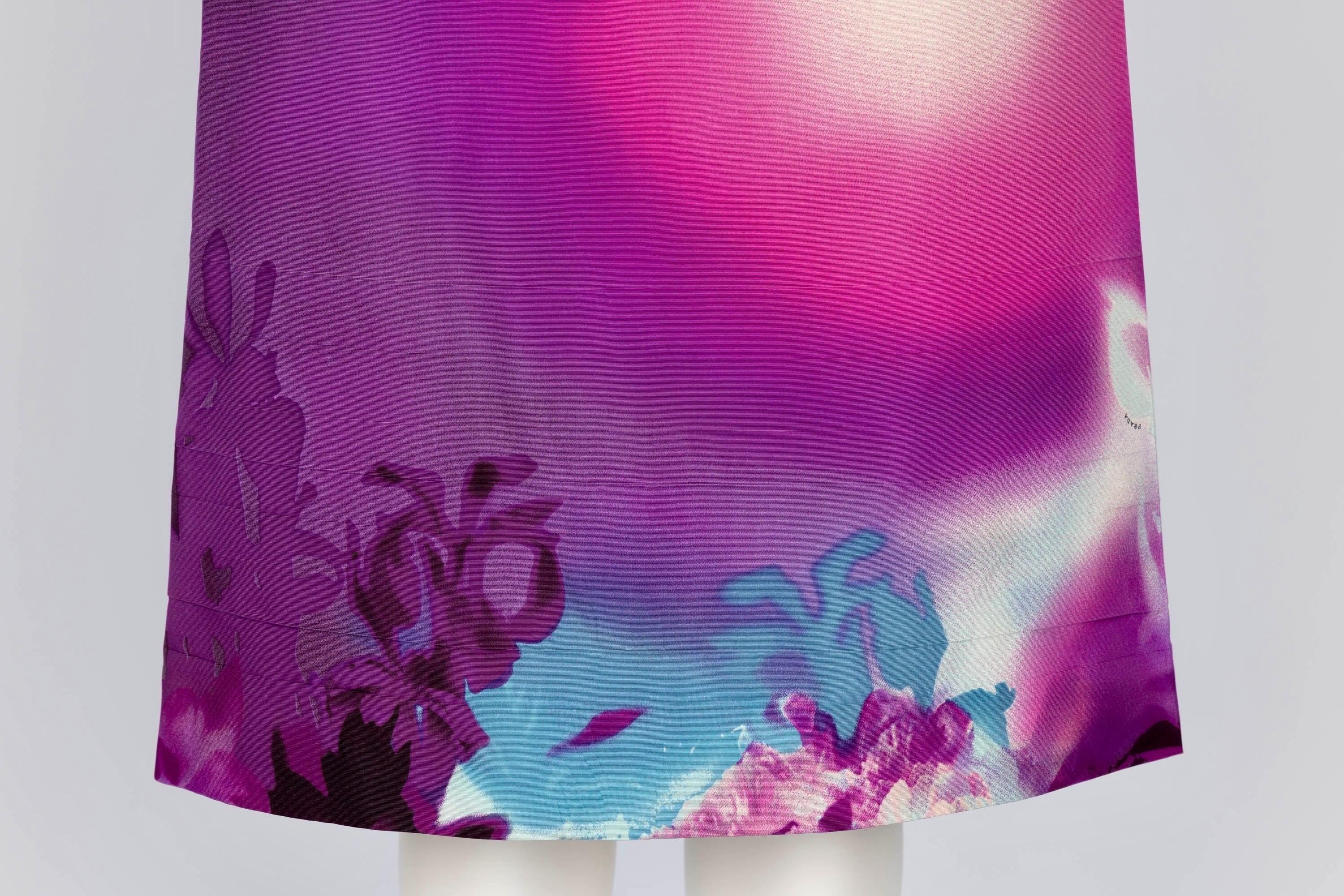 Jupe de défilé Prada automne 2004 à imprimé scénique violet et rose ombré Unisexe en vente