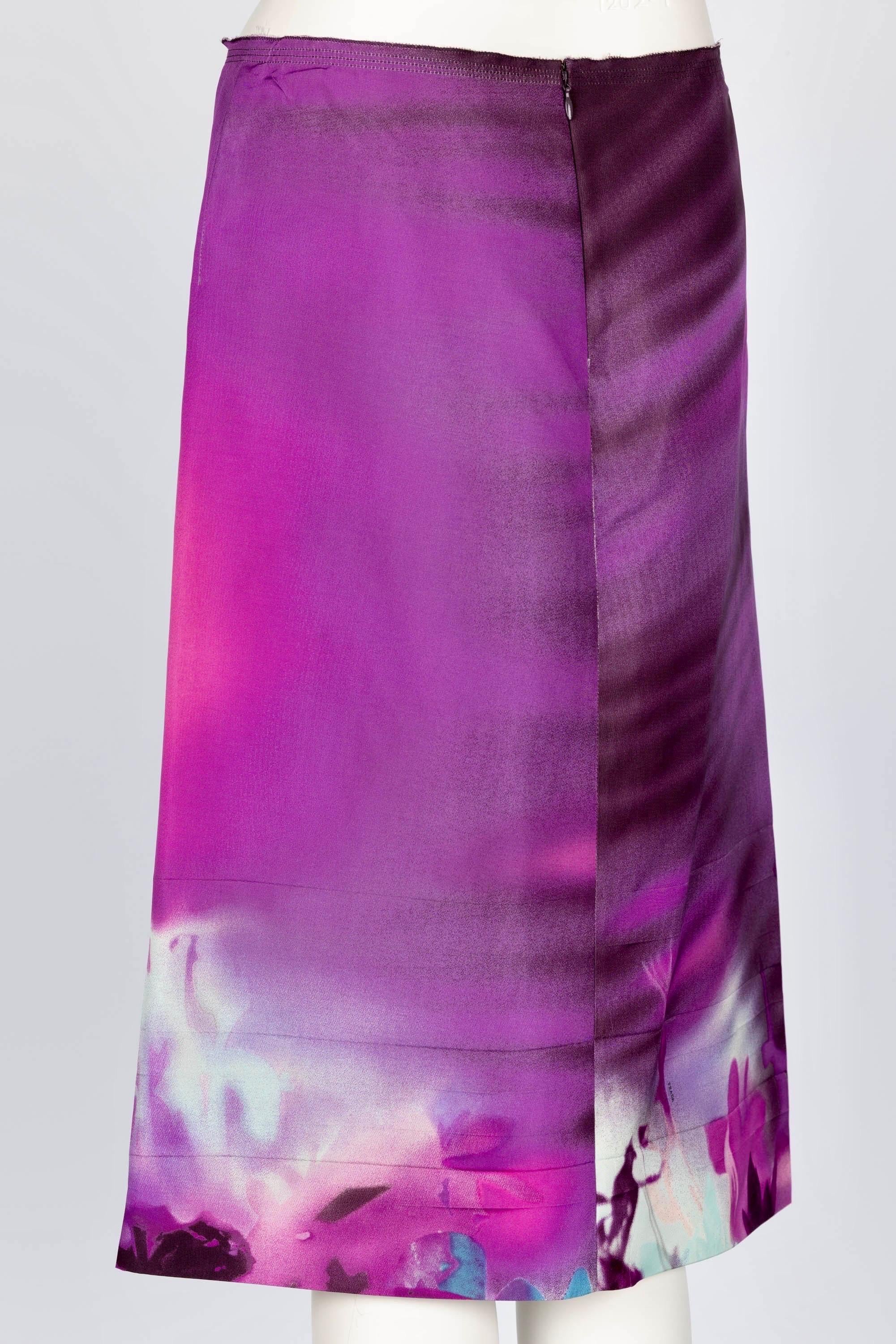 Jupe de défilé Prada automne 2004 à imprimé scénique violet et rose ombré en vente 1