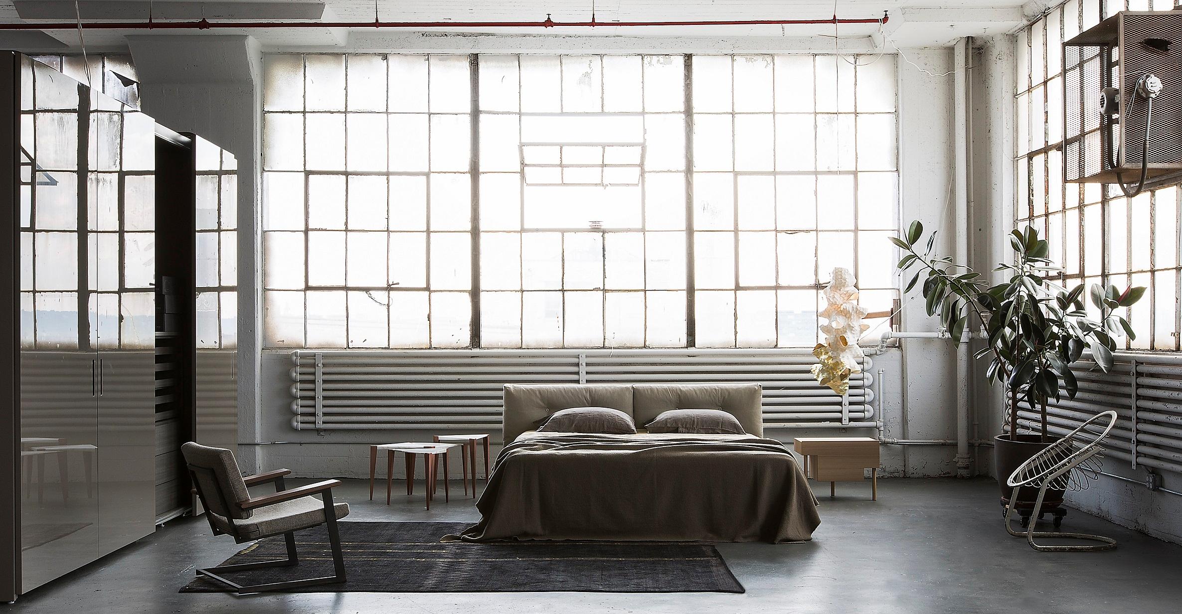 Indiano Tappeto quadrato oversize in seta naturale Art Deco Purple Plum, annodato a mano. in vendita