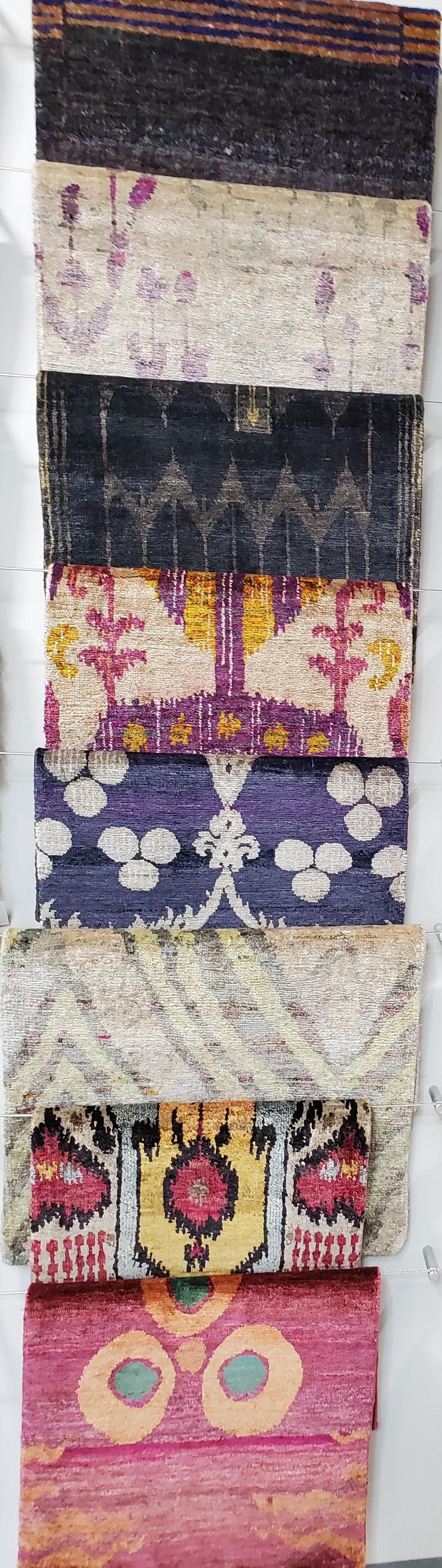 Tappeto quadrato oversize in seta naturale Art Deco Purple Plum, annodato a mano. in vendita 1