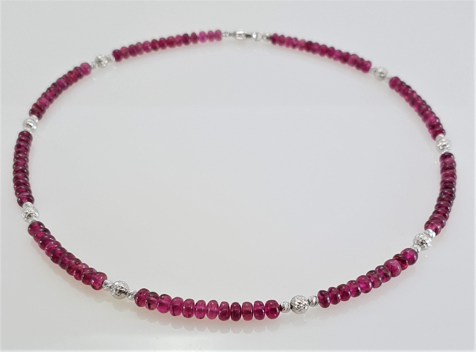 Purple Red Rubelite Tourmaline Rondel Beaded Necklace with 18 Carat White Gold In New Condition In Kirschweiler, DE