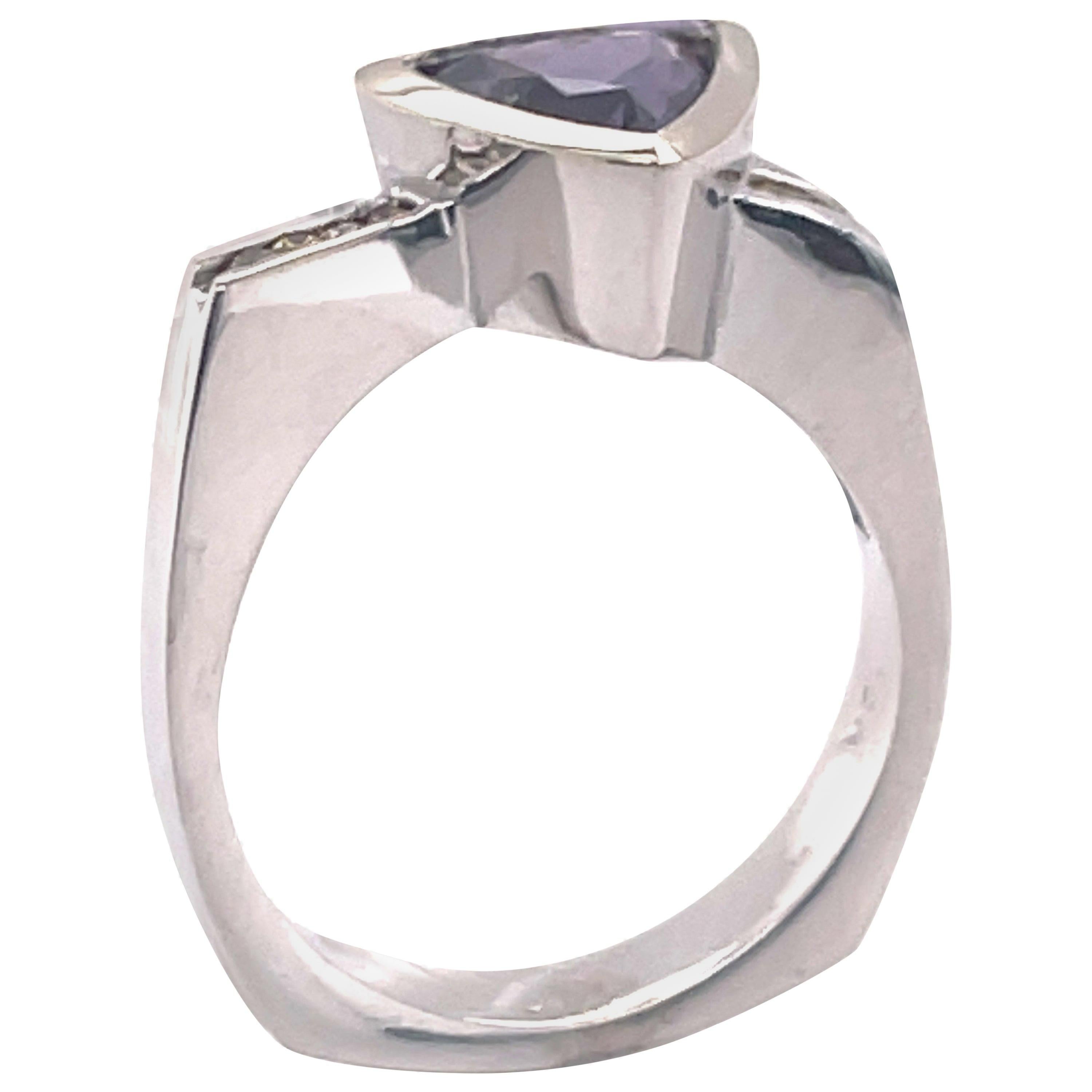 Purple Sapphire 1.5 Carat and Yellow Diamond White Gold Ring