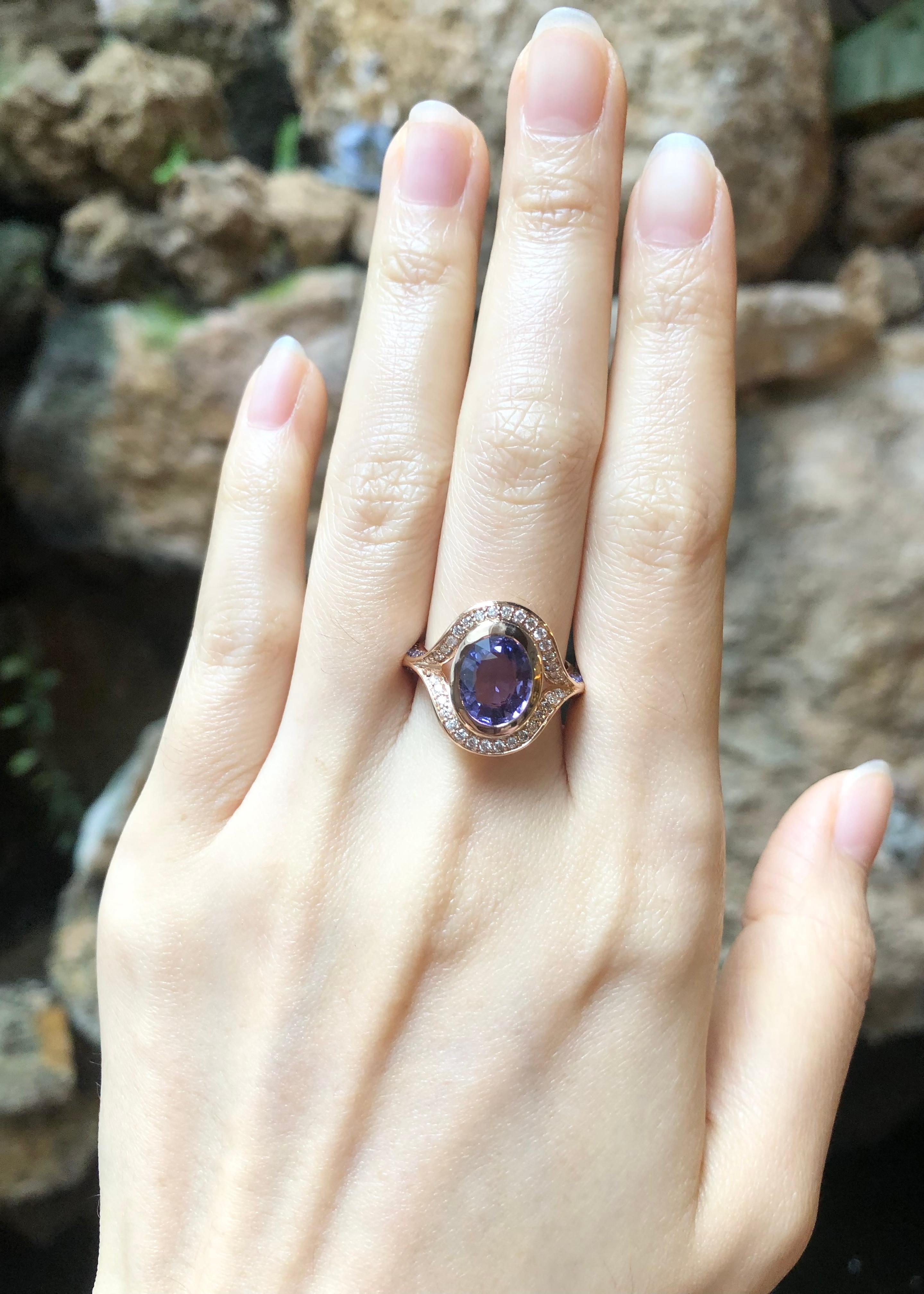 Contemporary Purple Sapphire and Brown Diamond Ring Set in 18k Rose Gold Settings For Sale