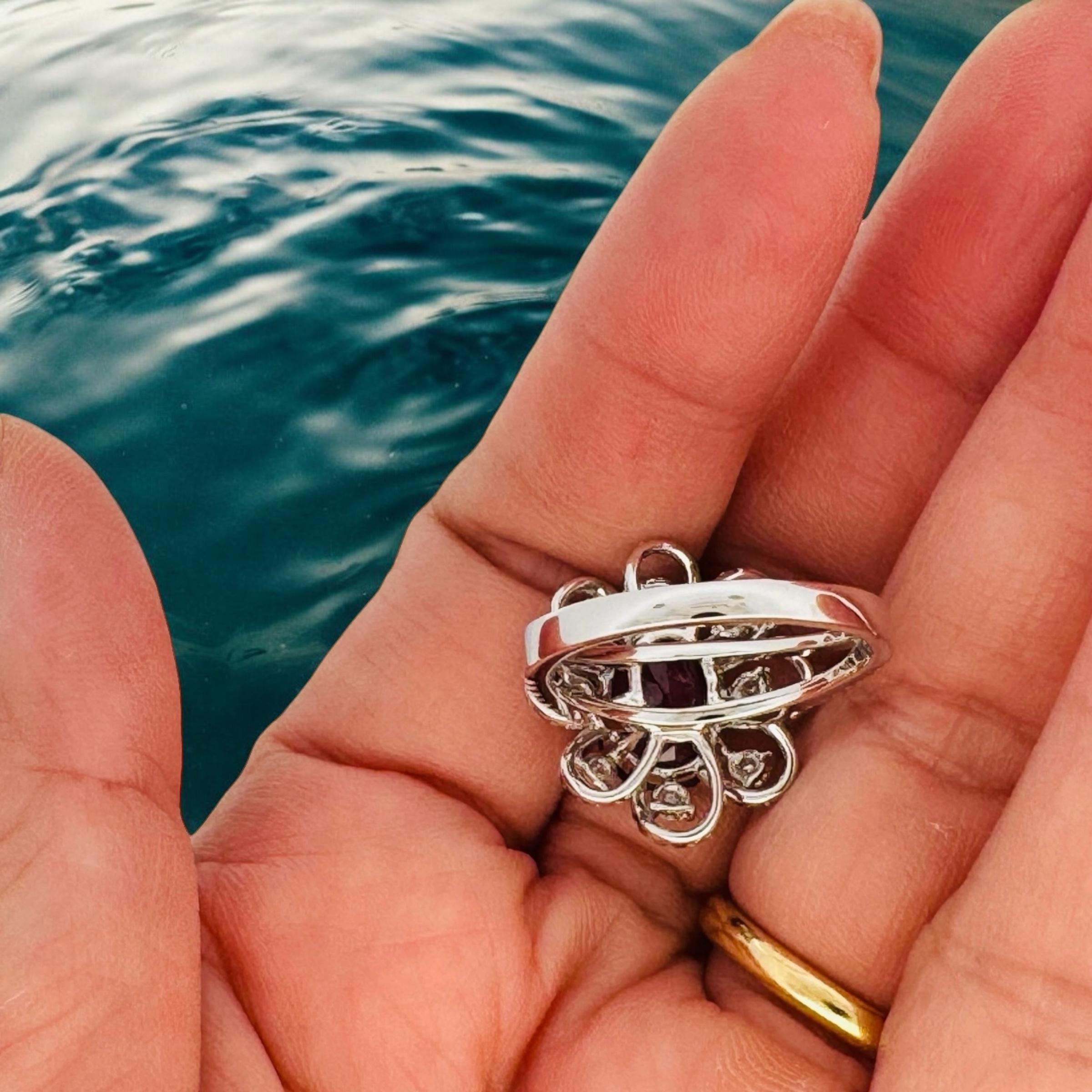 Anello con abito floreale in zaffiro viola e diamanti in vendita 1