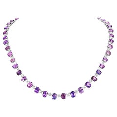 Collier en saphir violet et diamant