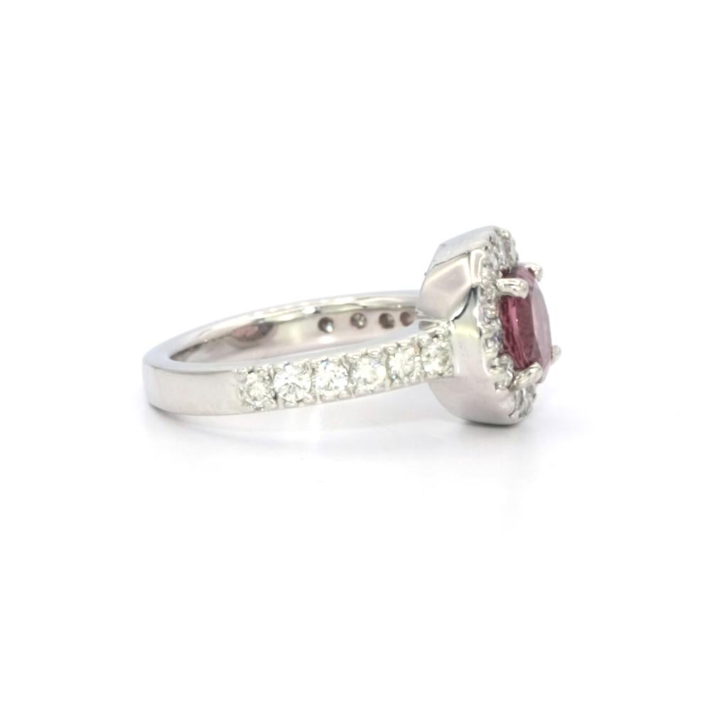 Round Cut Purple Sapphire and Diamonds Cocktail Engagement 14 Karat Gold Ring For Sale