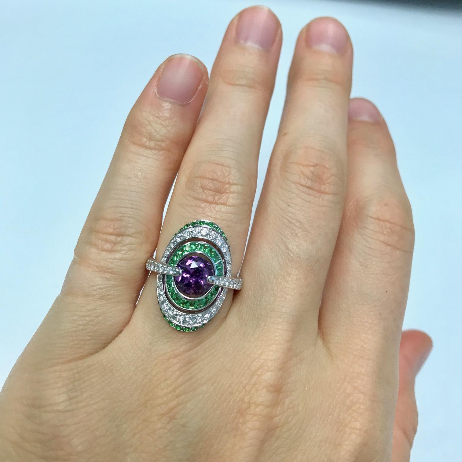Purple Sapphire and Tsavorite Cocktail Ring In New Condition For Sale In Westmount, CA