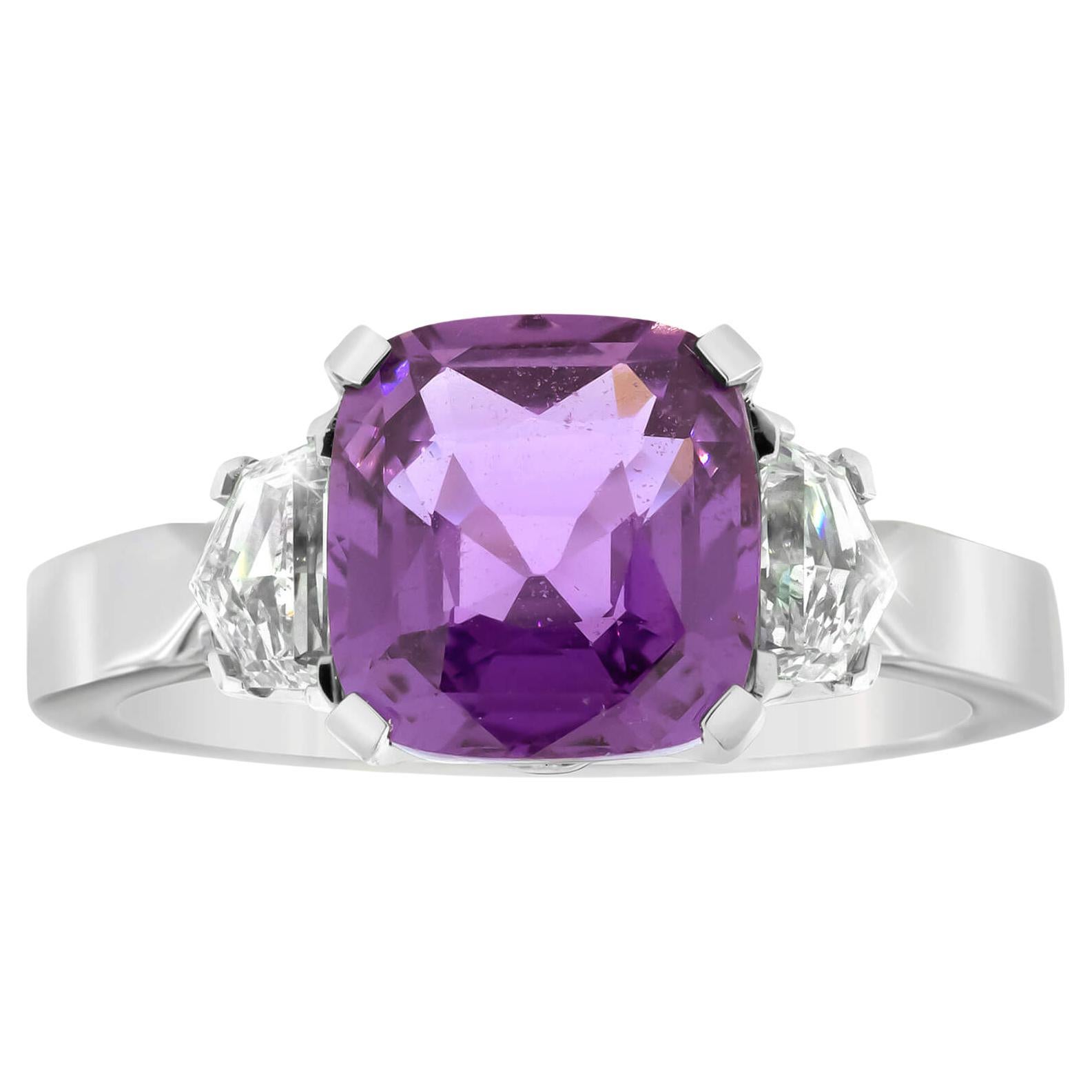Bague en saphir violet et diamant - A Gerard McCabe Aeon Design
